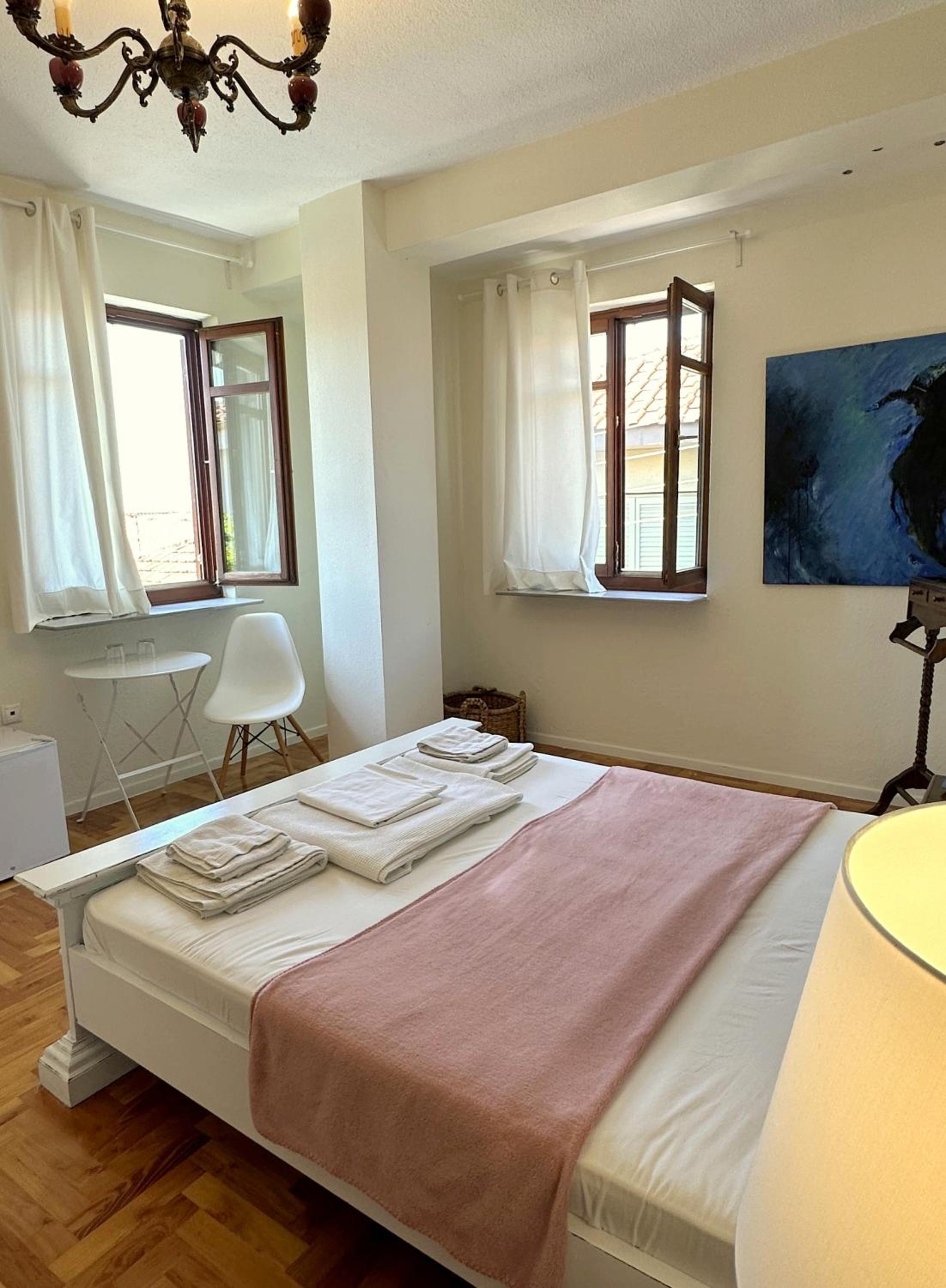 Deluxe Double Room with Side Sea View - Photo 6