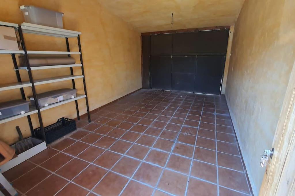 Three-Bedroom House photo 3