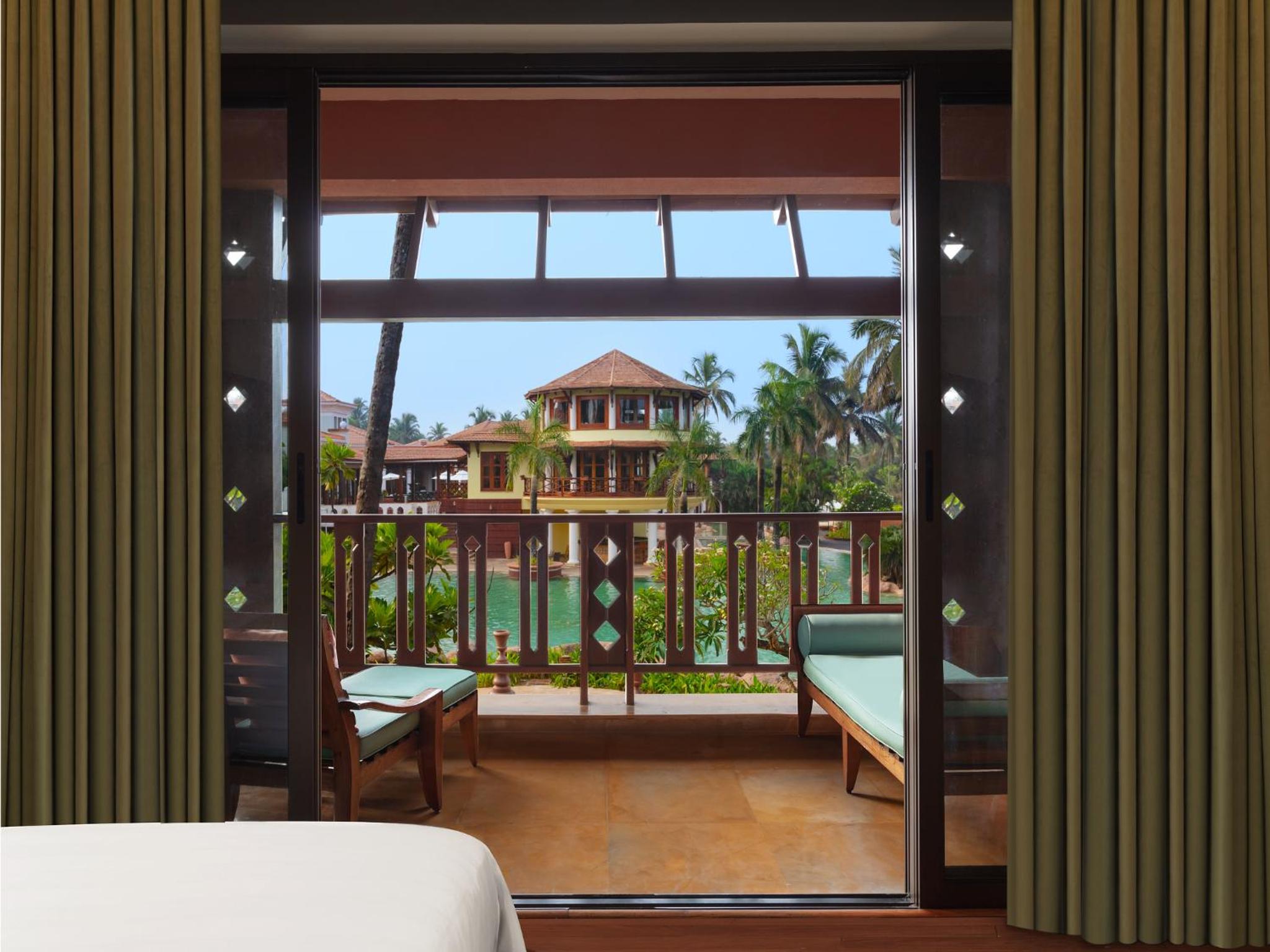 Pool View, Guest room, 1 King or 2 Twin/Single Bed(s) Pool View, Guest room, 1 King or 2 Twin/Single Bed(s)