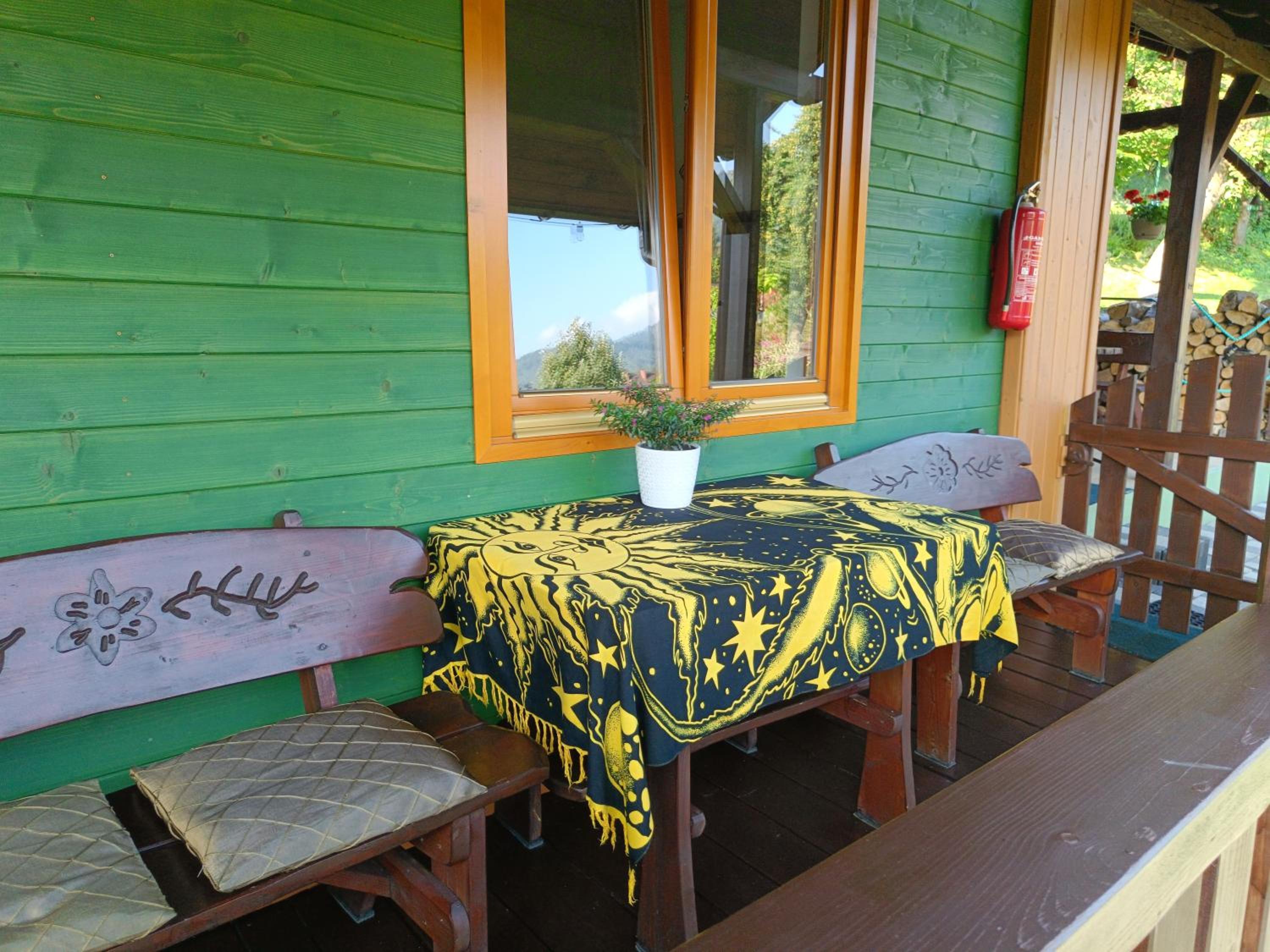 Apartment with Terrace - Photo 2