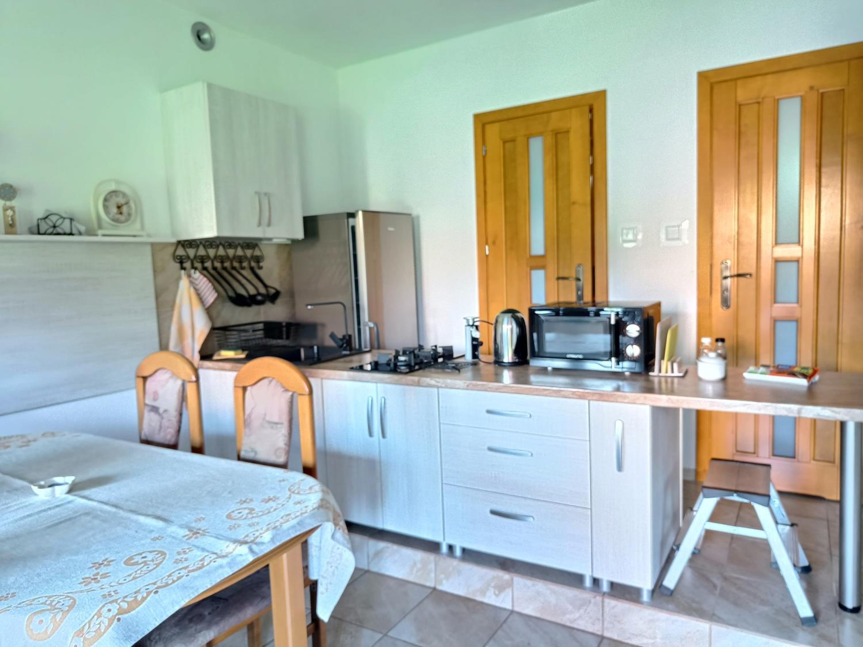 Apartment with Terrace - Photo 8