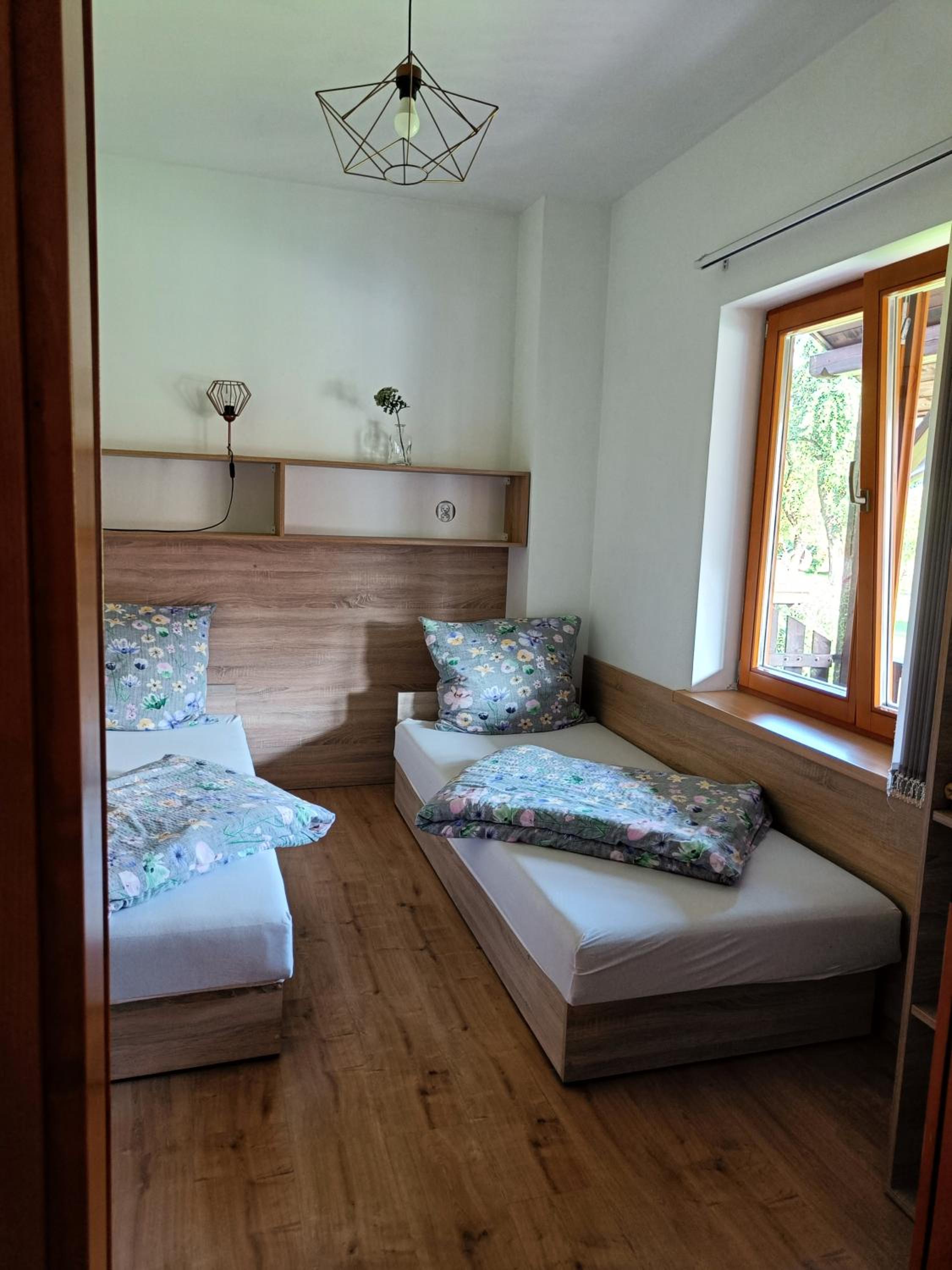 Apartment with Terrace - Photo 7