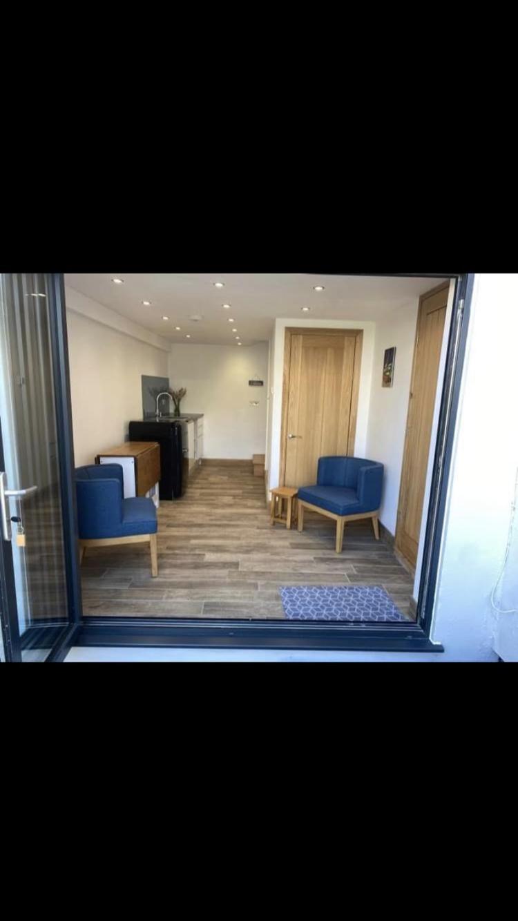 Family Room photo 3