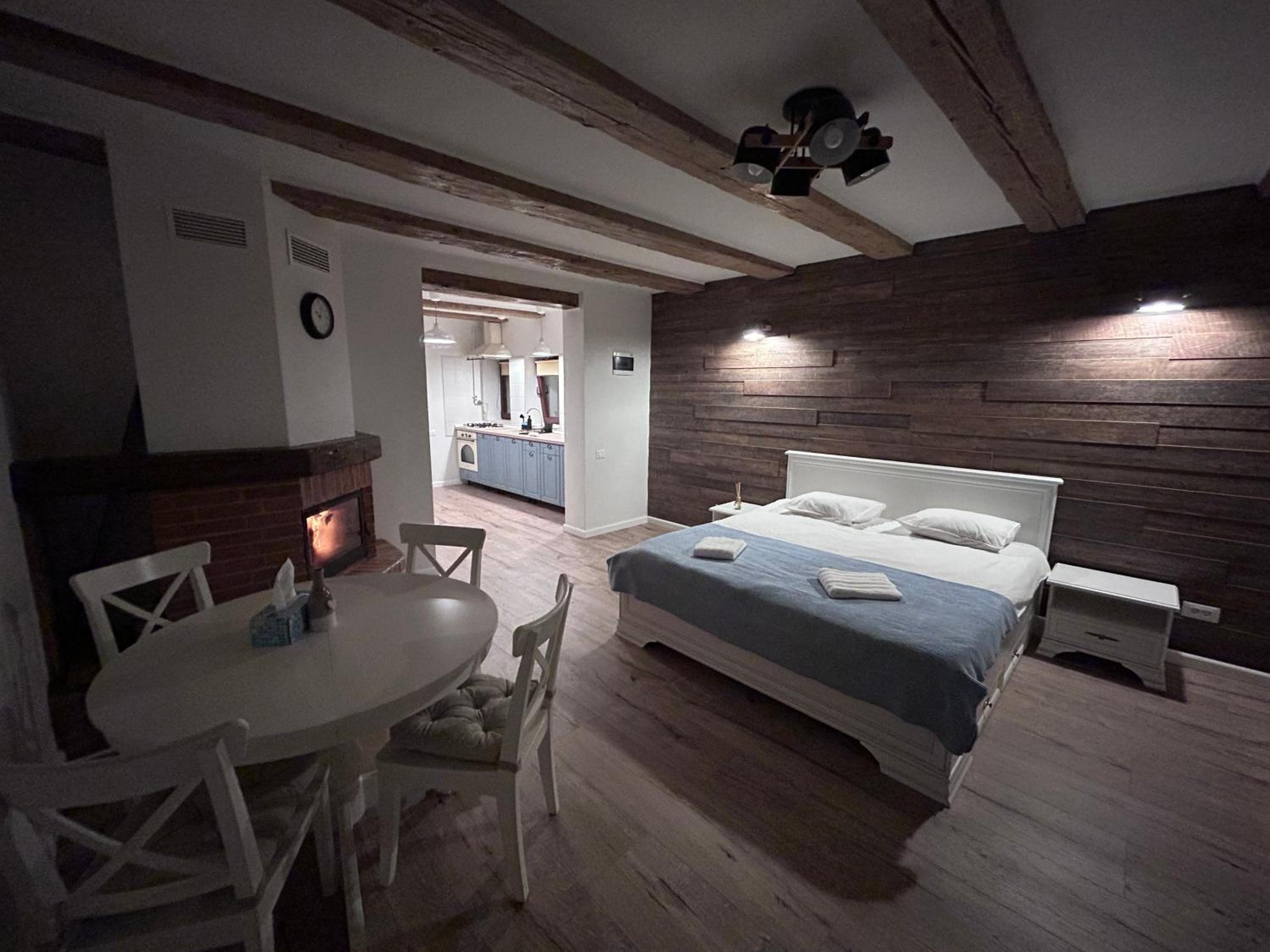 One-Bedroom Apartment photo 3