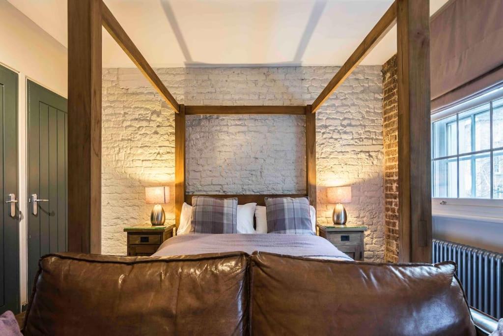 Deluxe King Room photo 2
