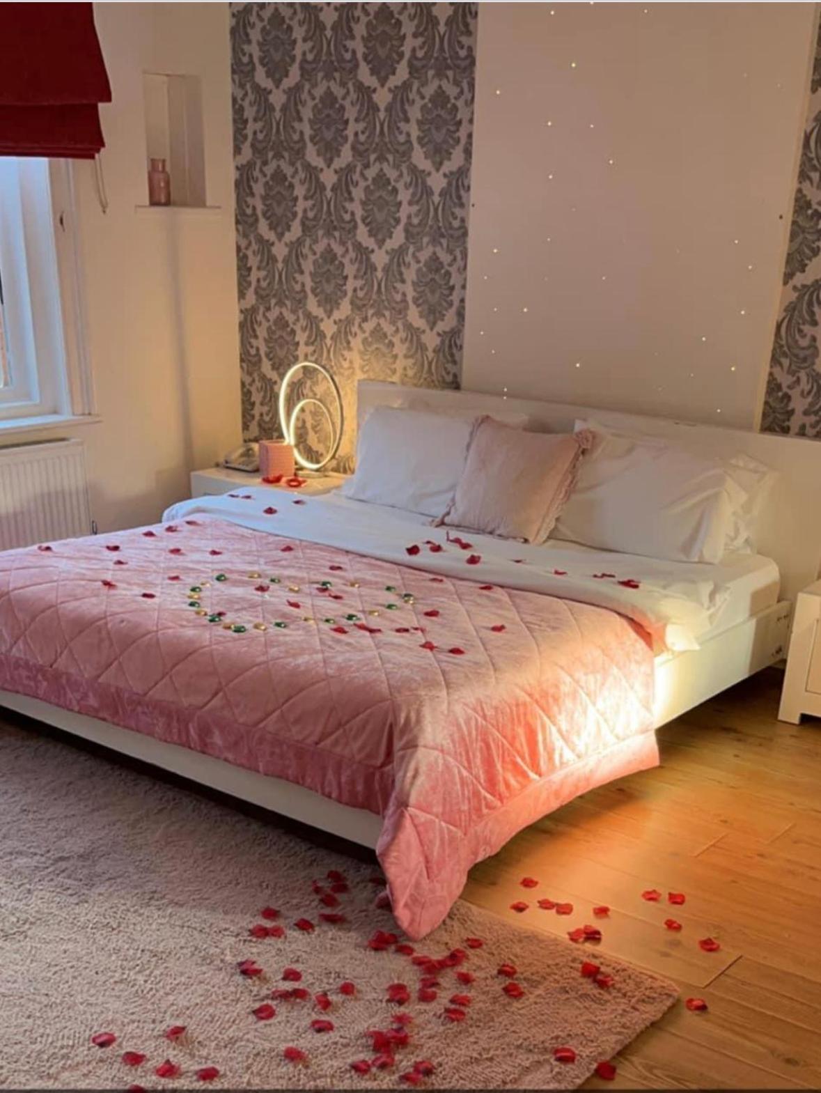 Luxury Double Room With Jacuzzi Bath - Photo 19