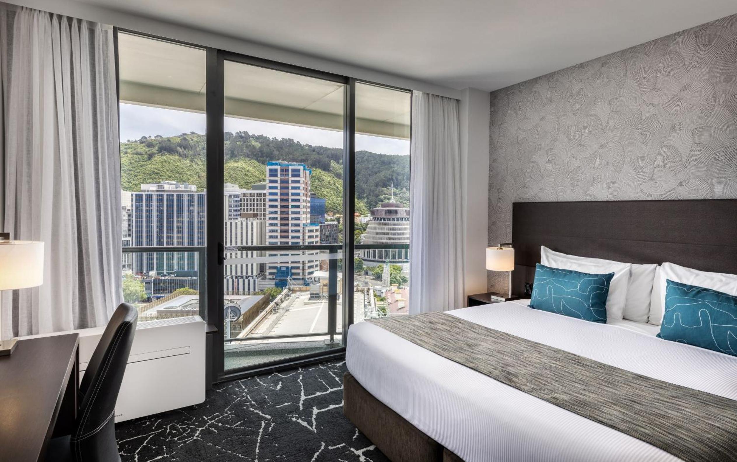 Deluxe King Room with Balcony - Photo 2