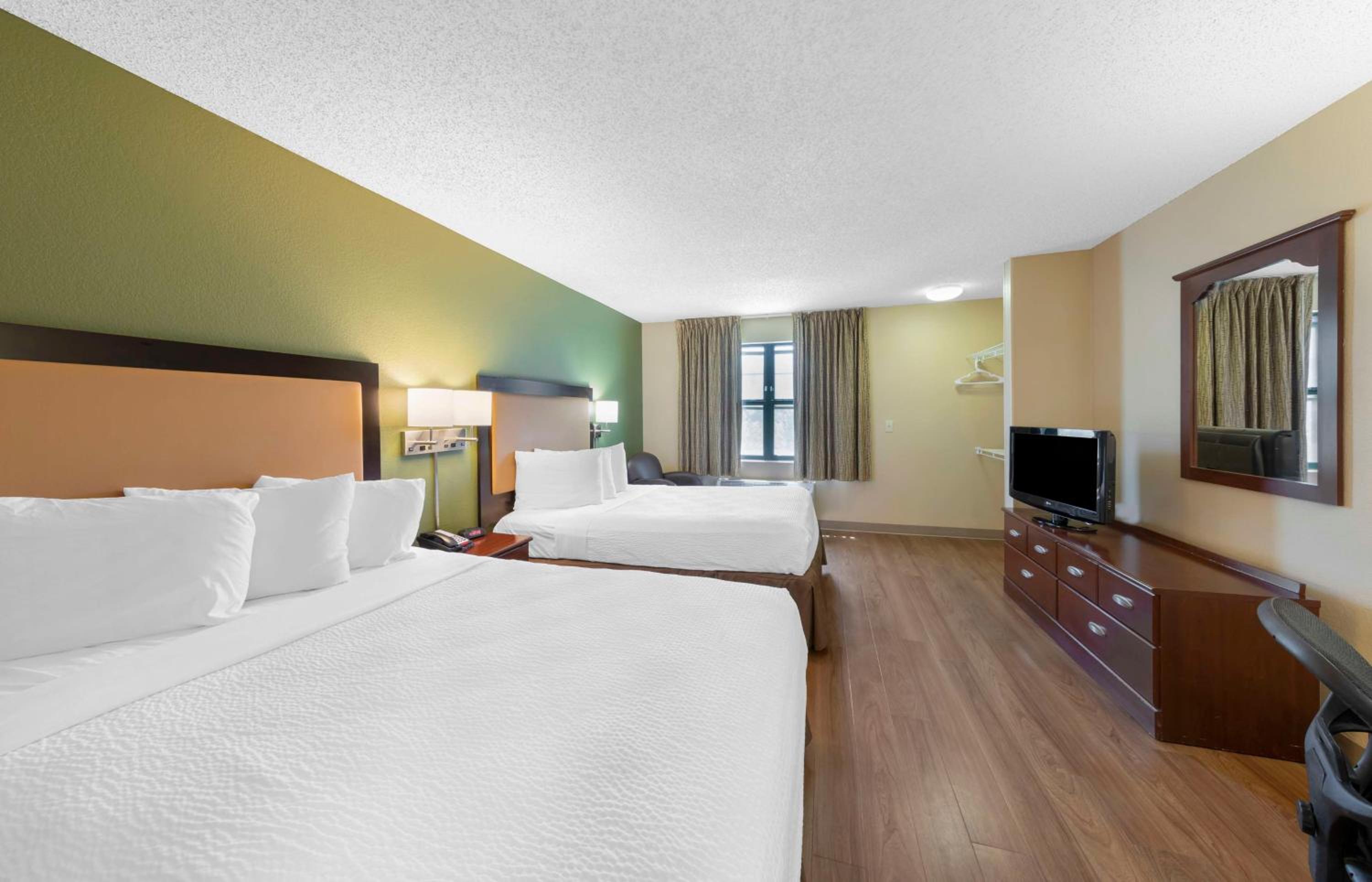 Studio With 2 Double Beds - Non-Smoking photo 1