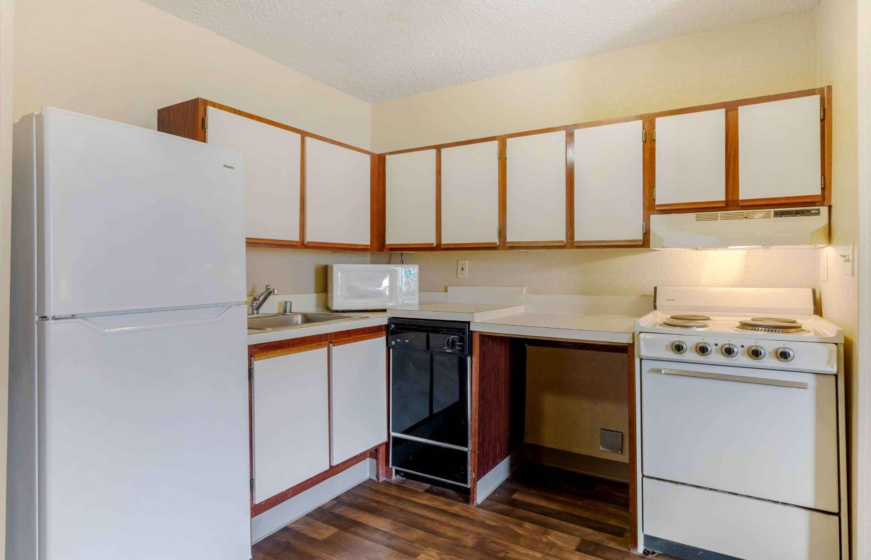 Deluxe Studio - Non-Smoking - Disability Access - Photo 2