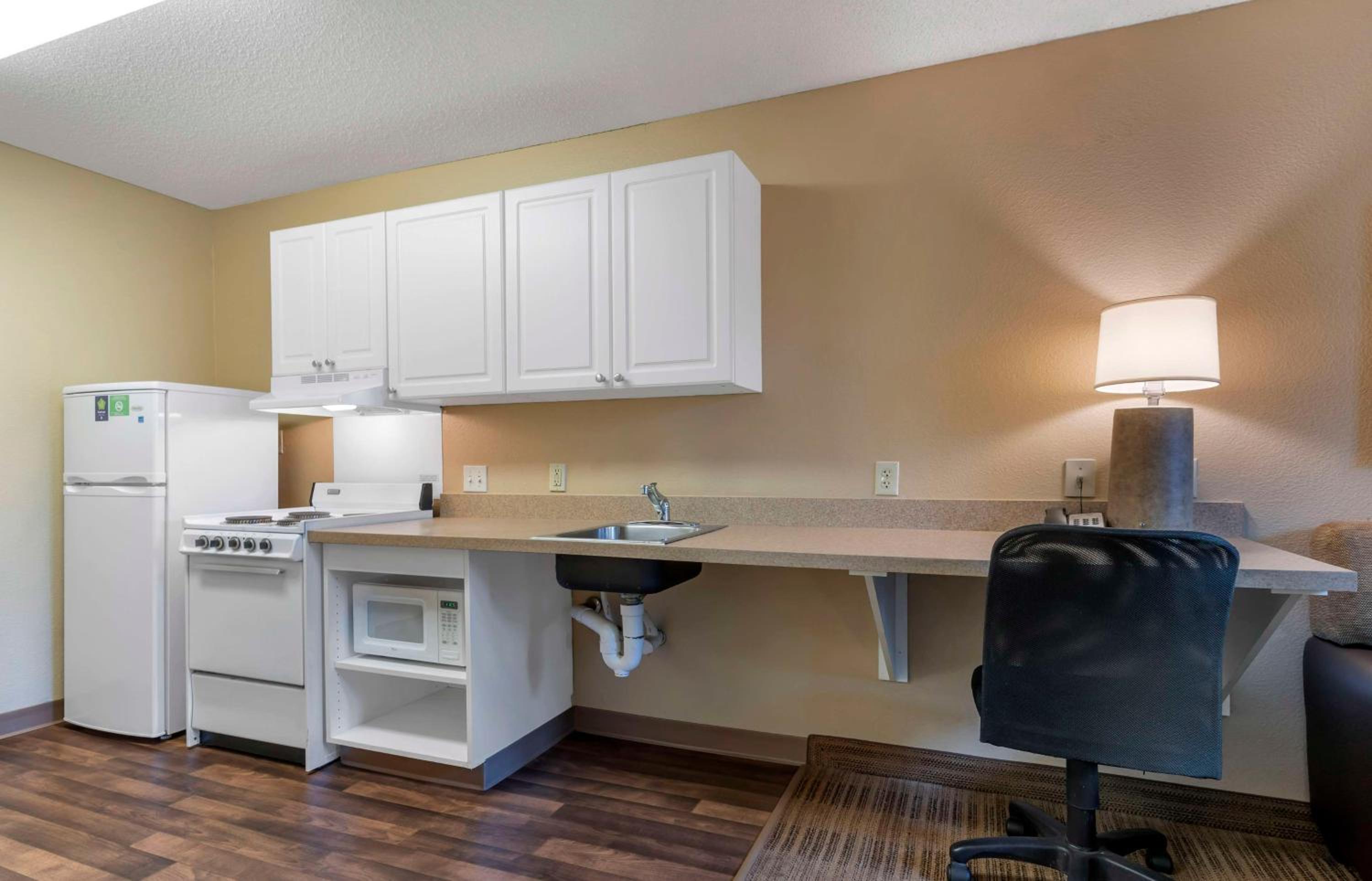 Deluxe Studio - Non-Smoking - Disability Access - Photo 8