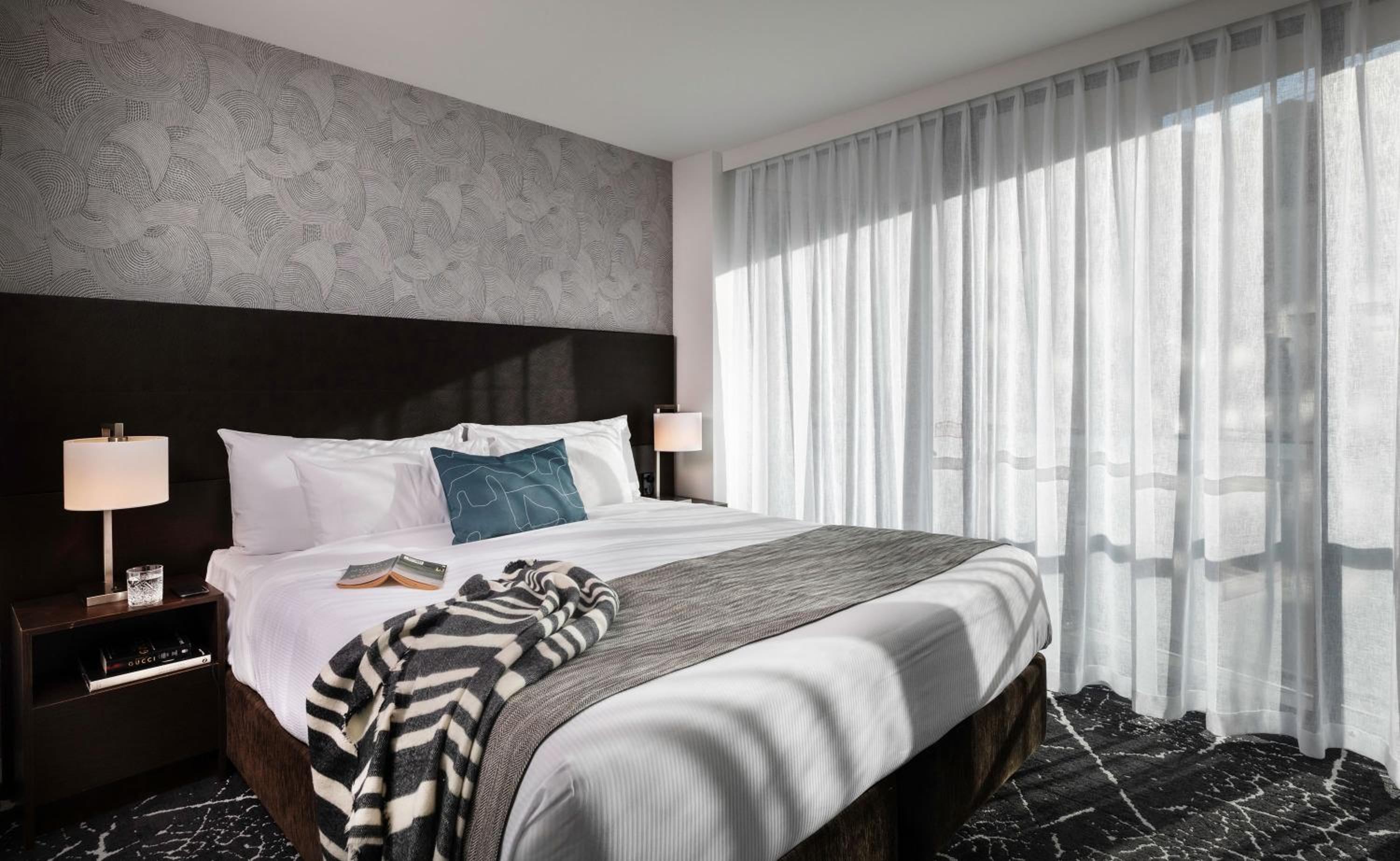 Superior King Suite - Photo 2