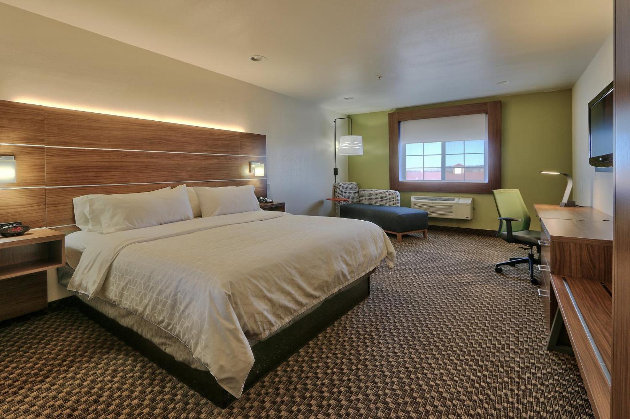 Standard King Room - Photo 1