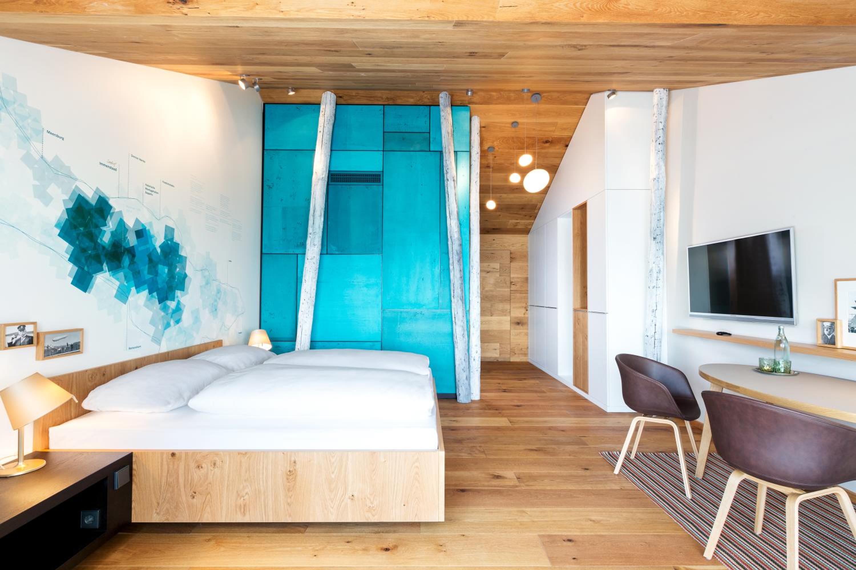 Panorama Double Room with Balcony and Lake View photo 2