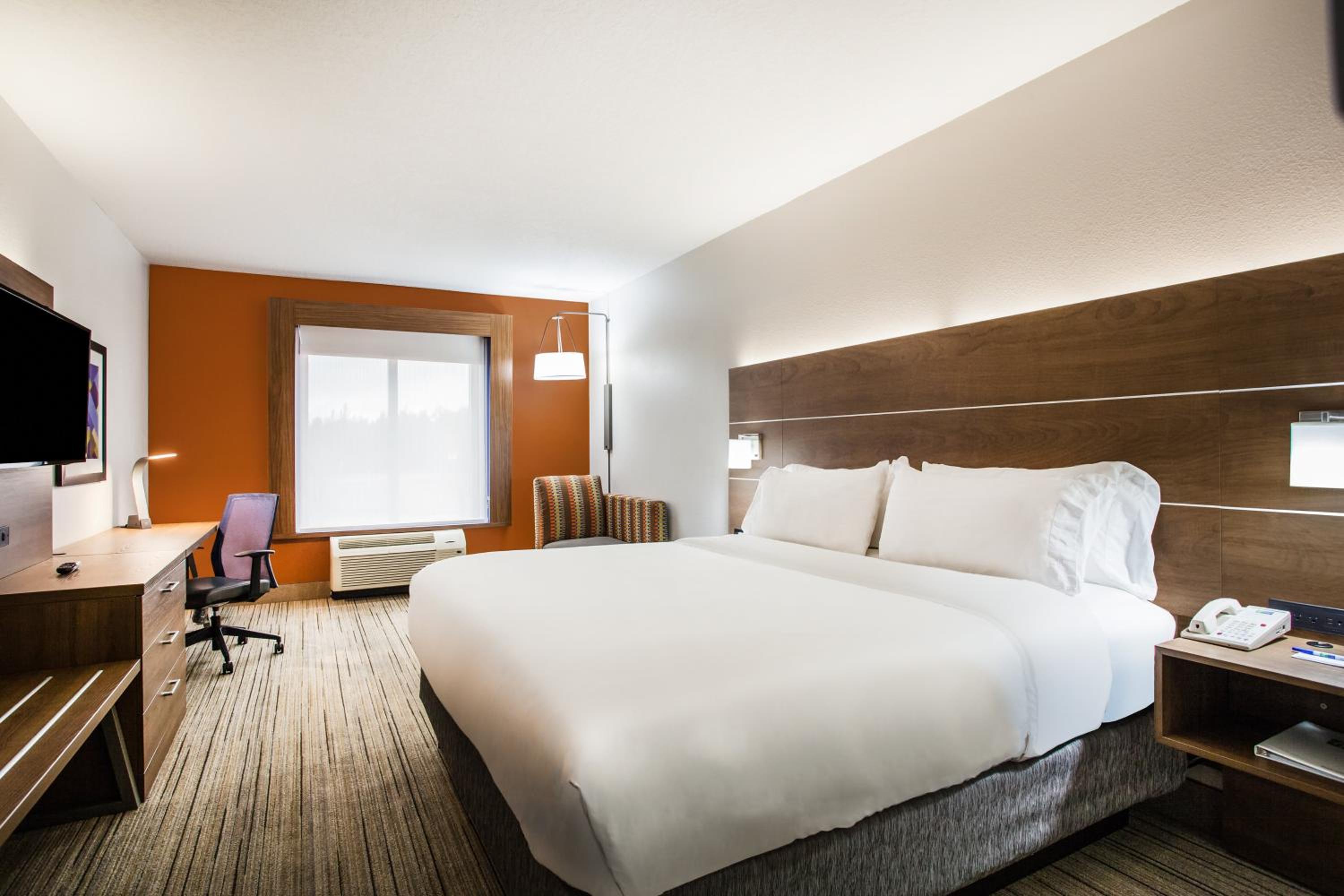 Standard King Room - Photo 2