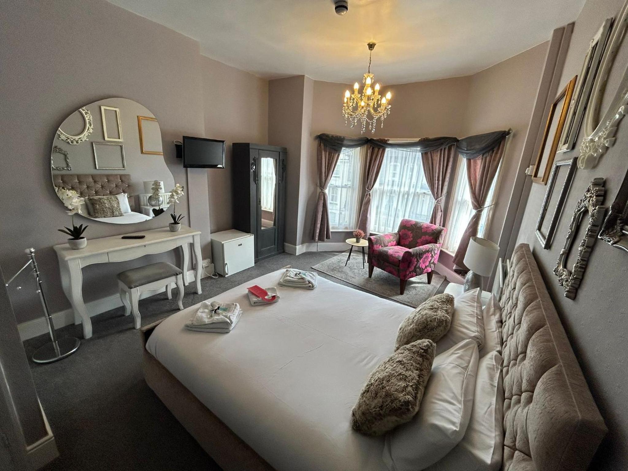 Deluxe Double Room with Sea View - Photo 1