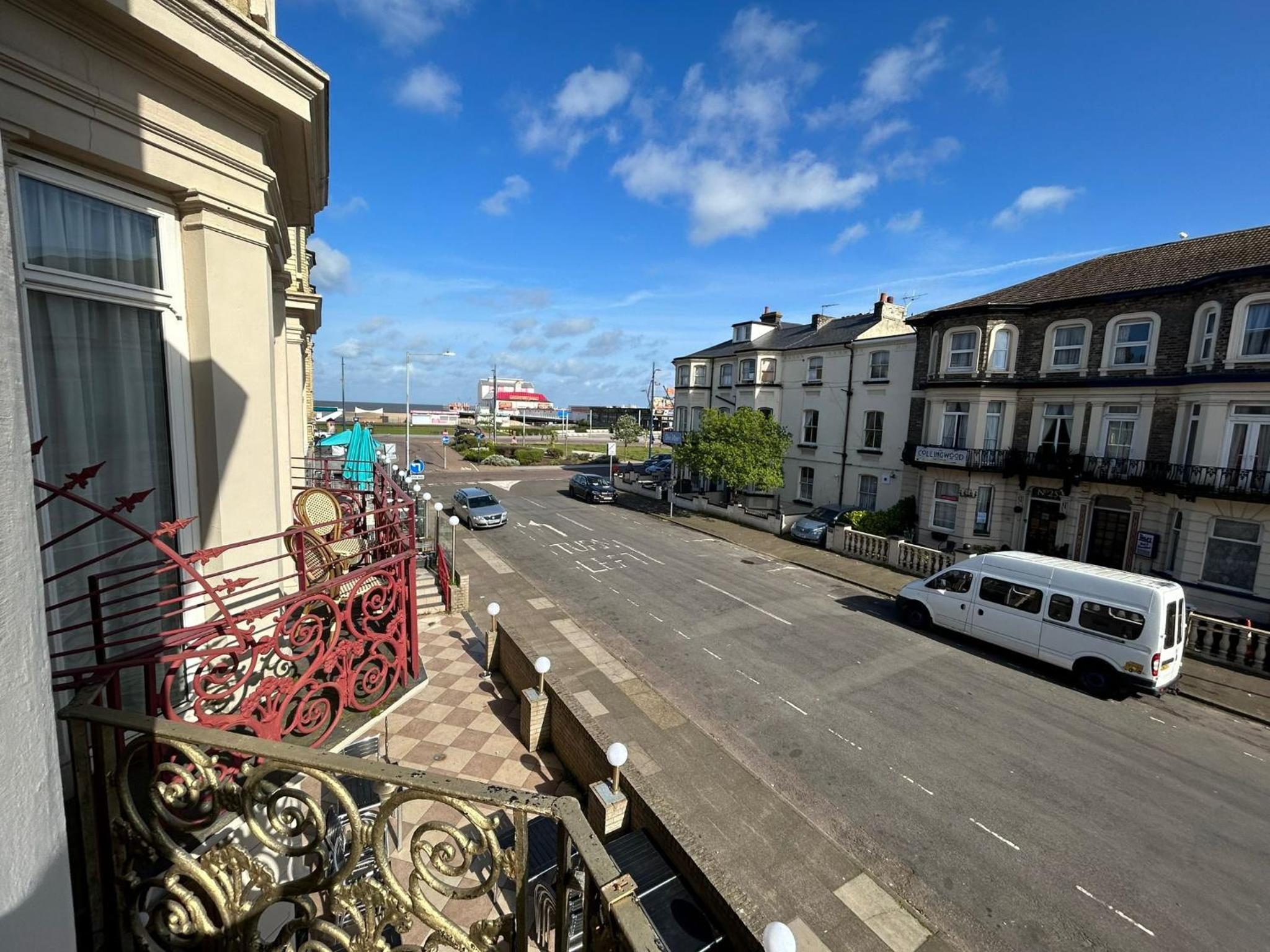 Deluxe Double Room with Sea View - Photo 4