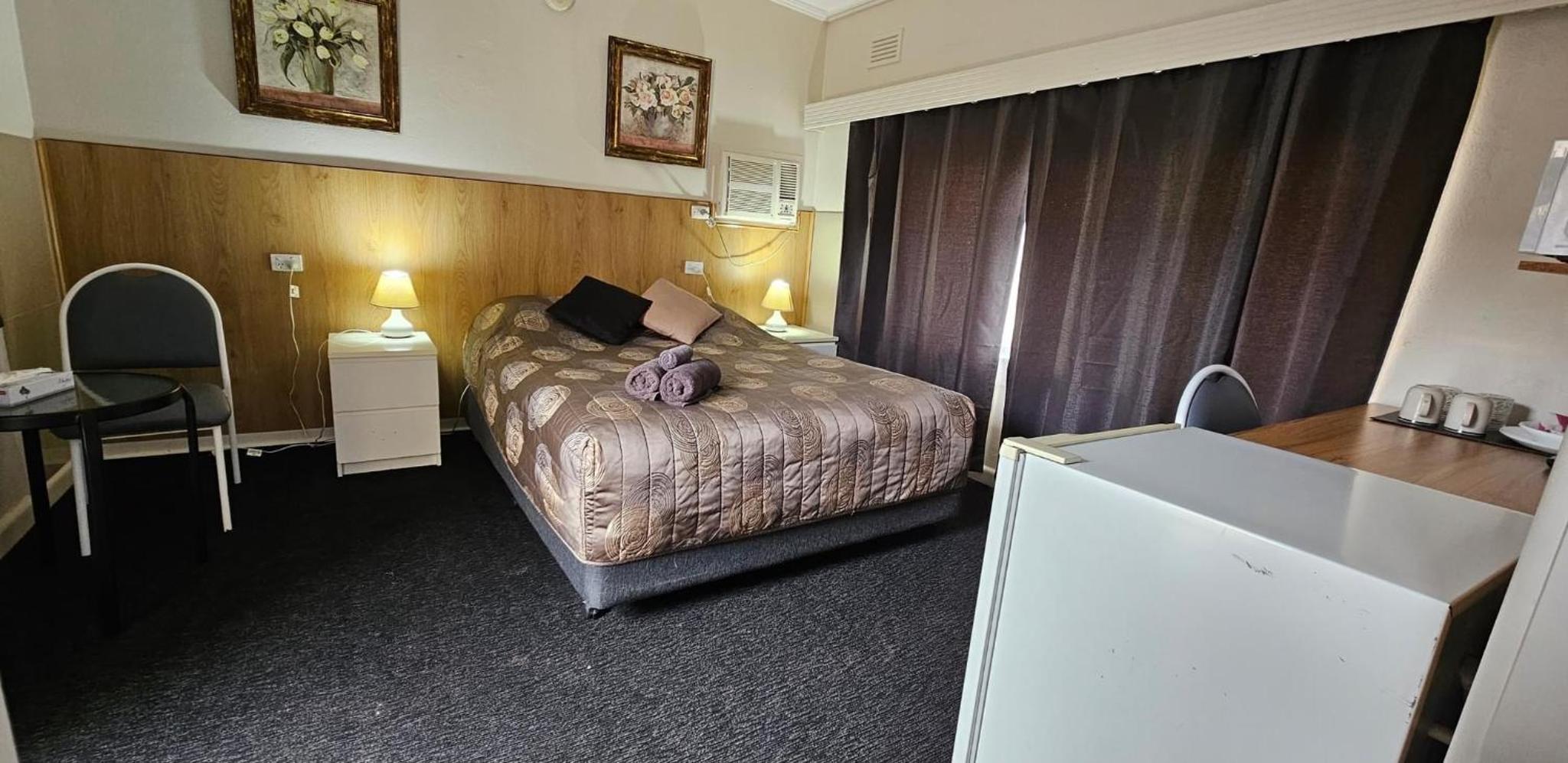 Queen Room photo 3