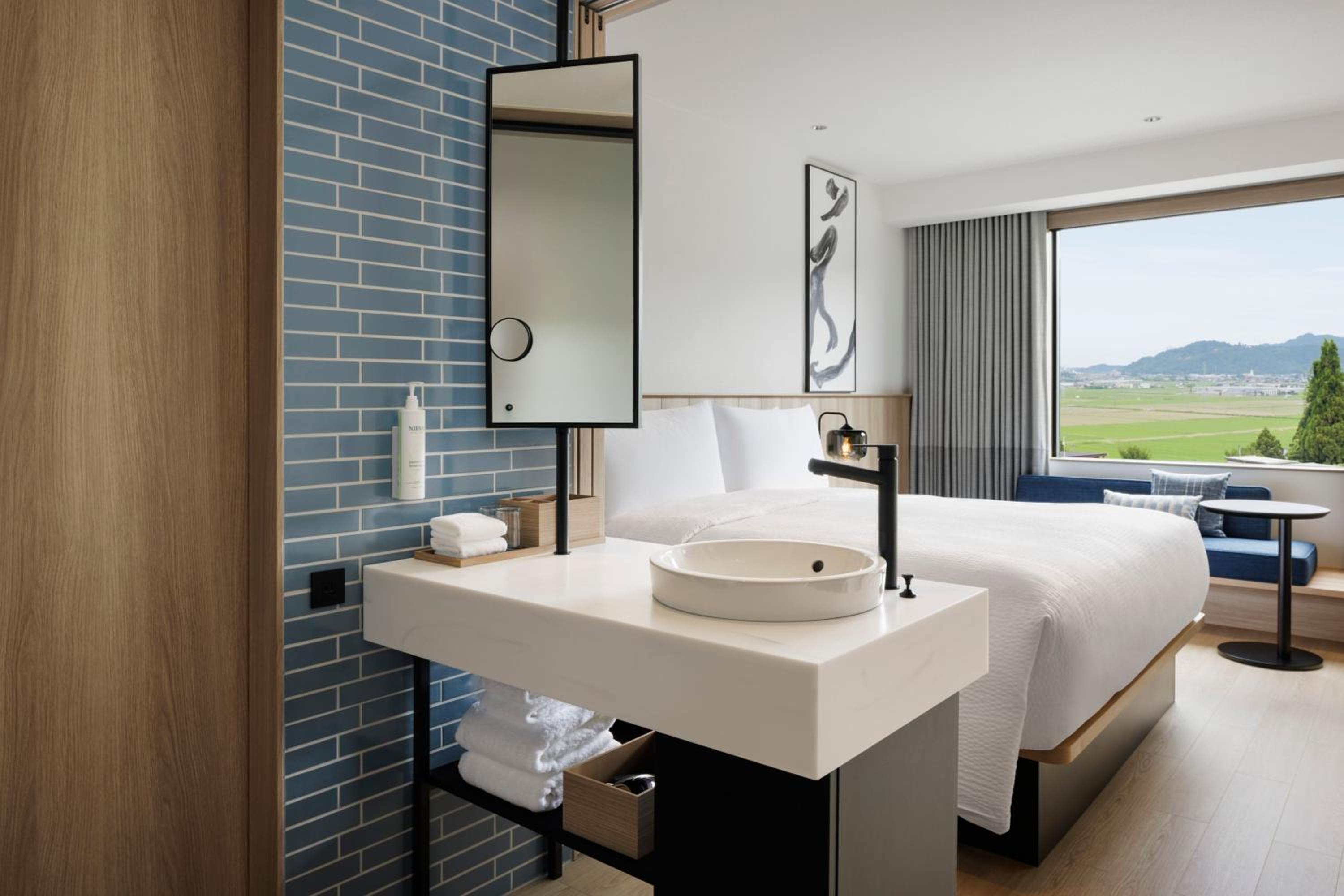 Standard King Room - Photo 4