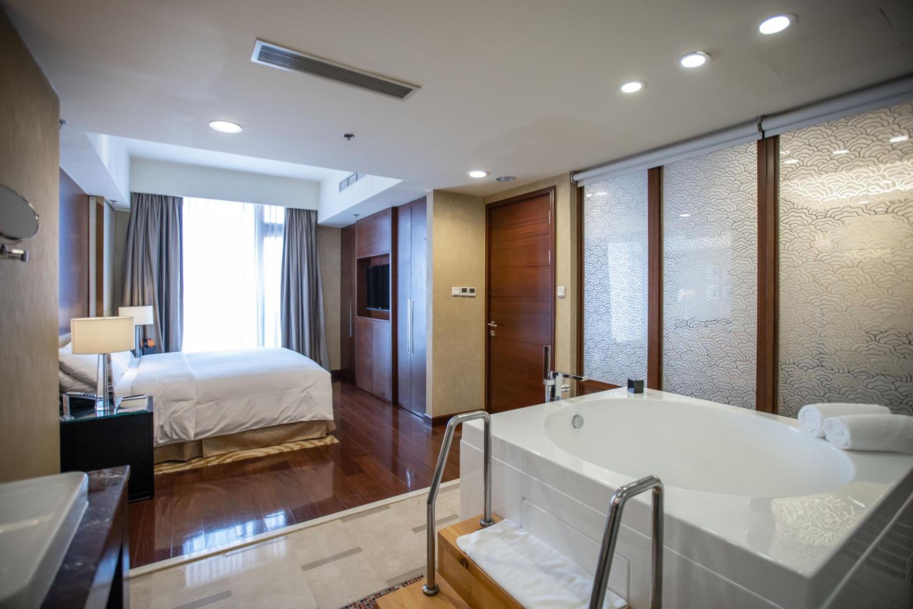 Two-Bedroom Premium Apartment with Spacious Living Room photo 3