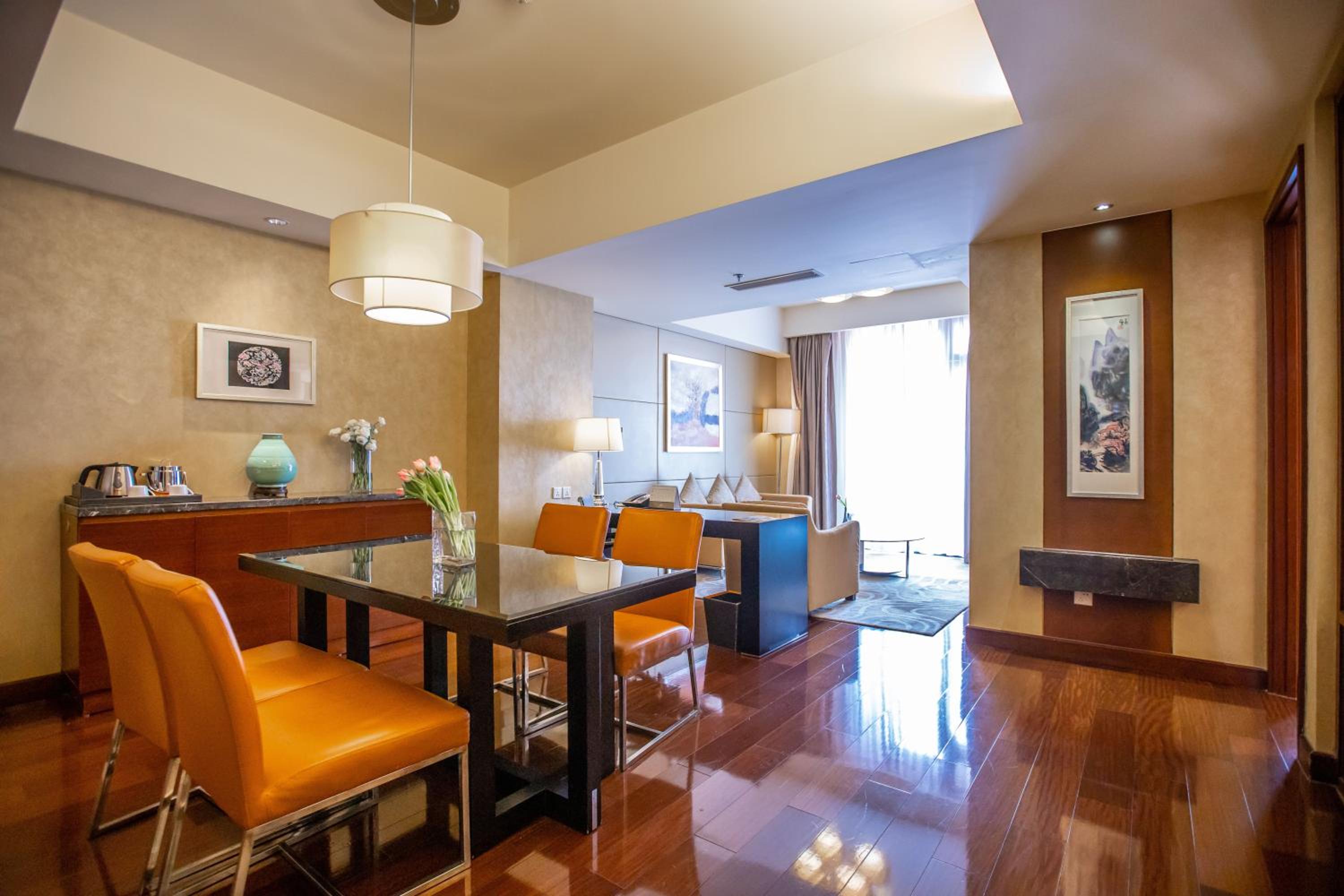 Premium One-Bedroom Apartment - King Bed photo 2
