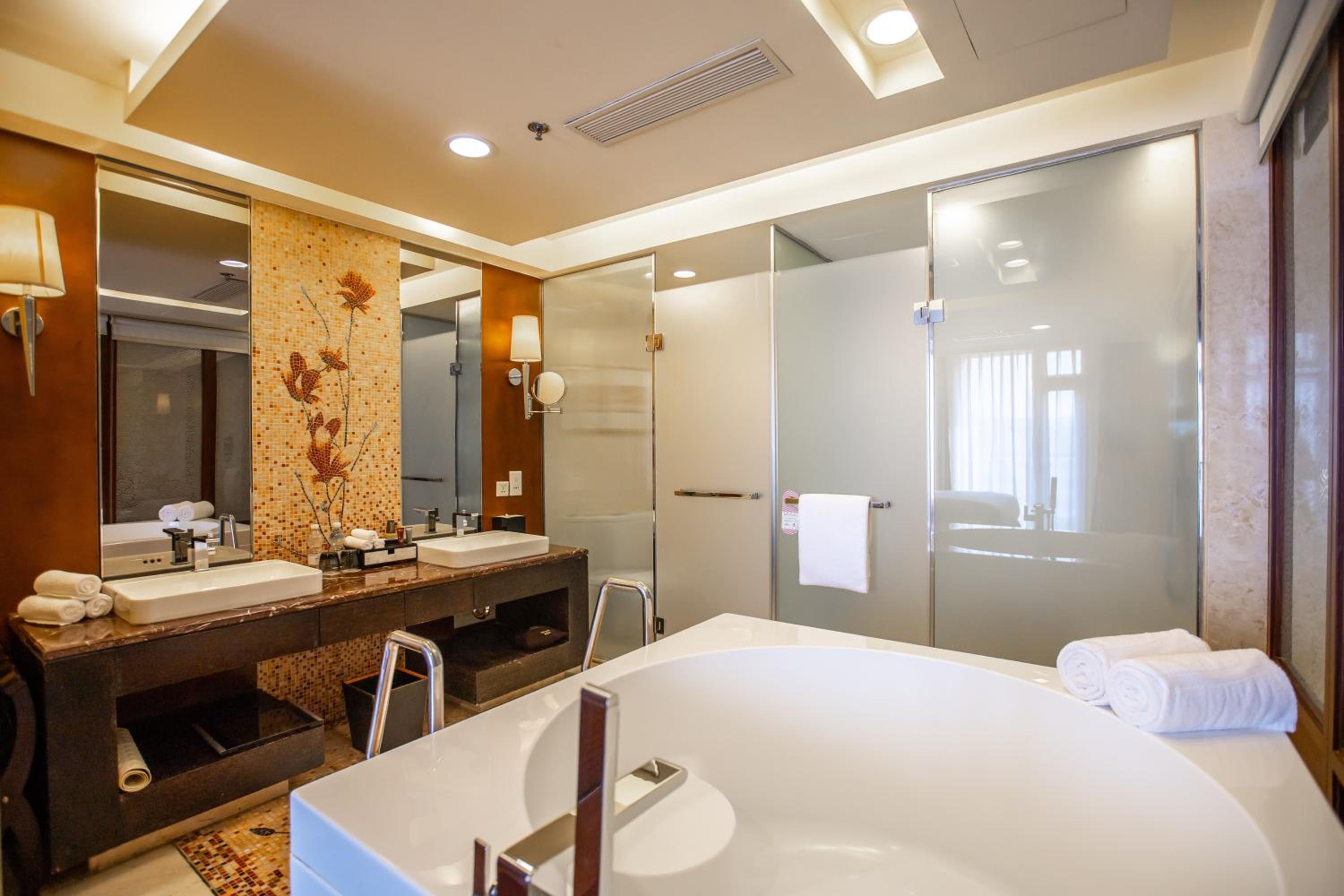 Premium One-Bedroom Apartment - King Bed photo 3