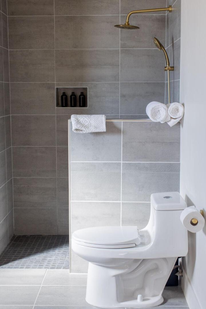 Superior Suite - Photo 15