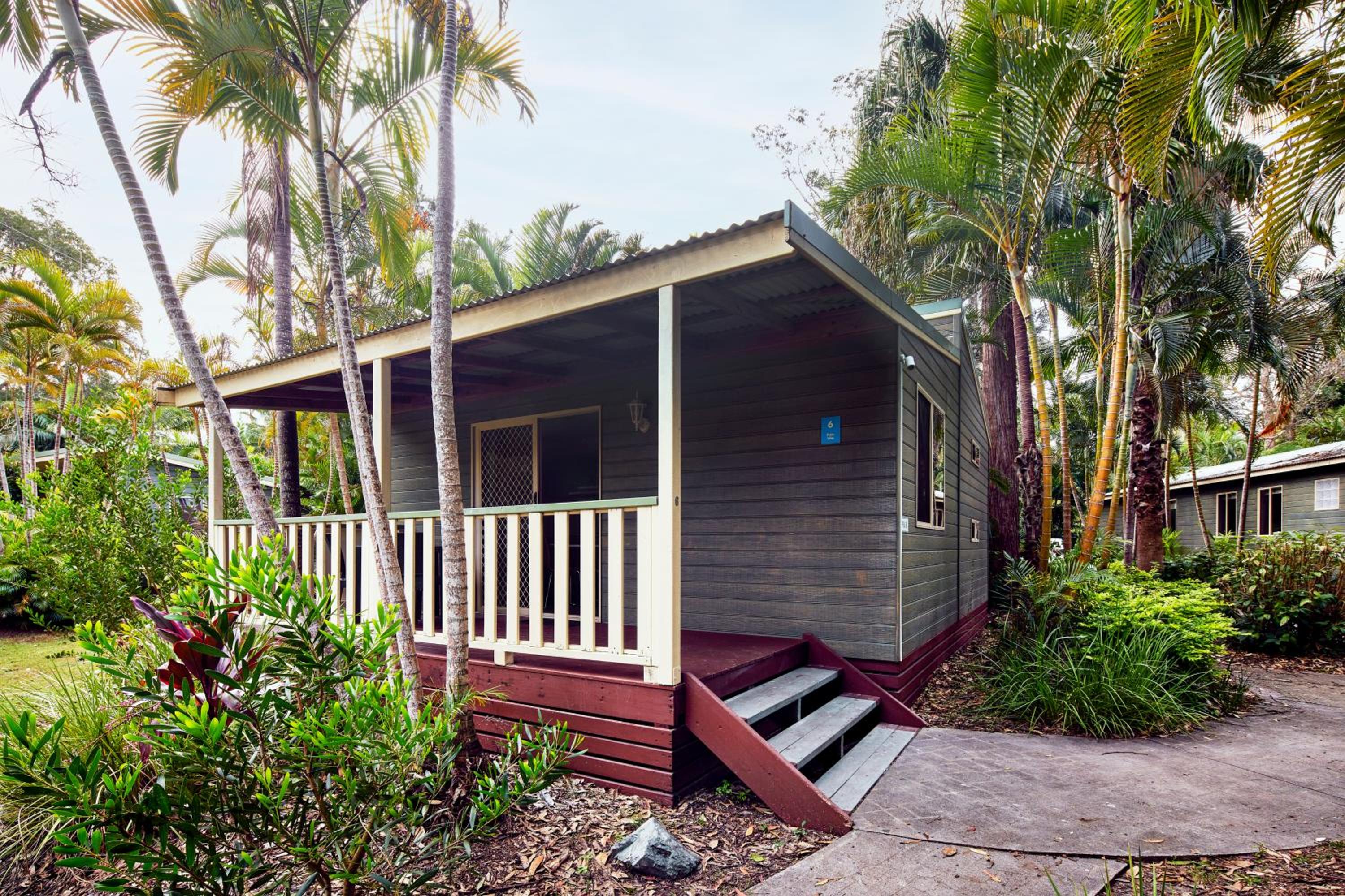 Palm Villa - Photo 2