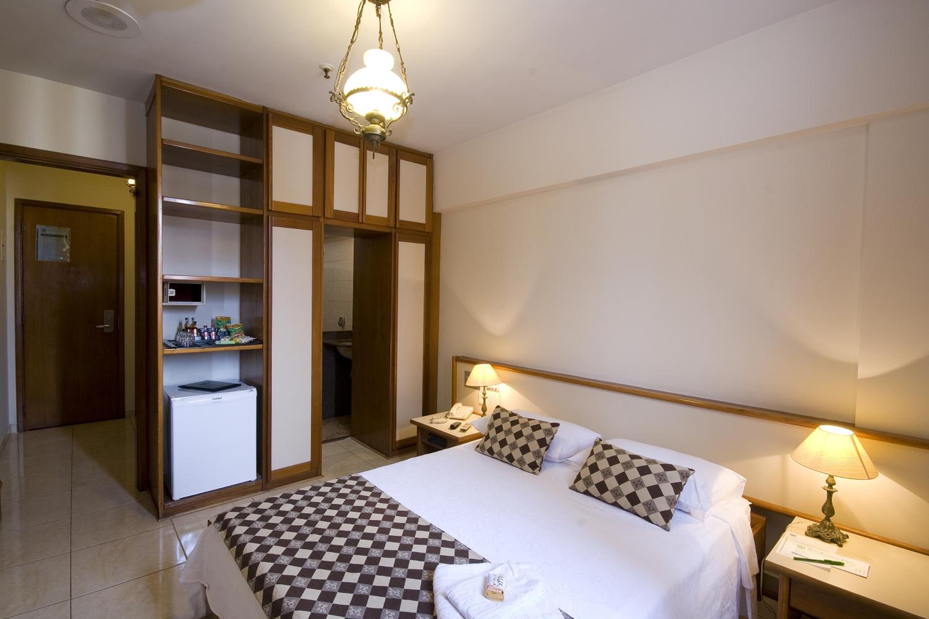 Standard Double Room - Photo 7