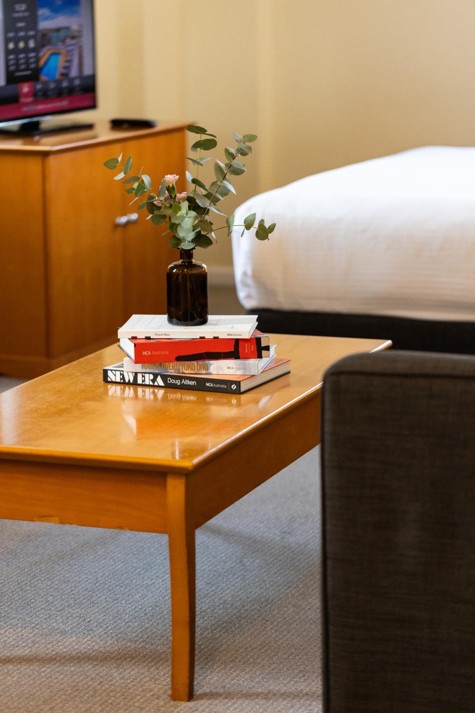 Deluxe King Room with Harbor View photo 3