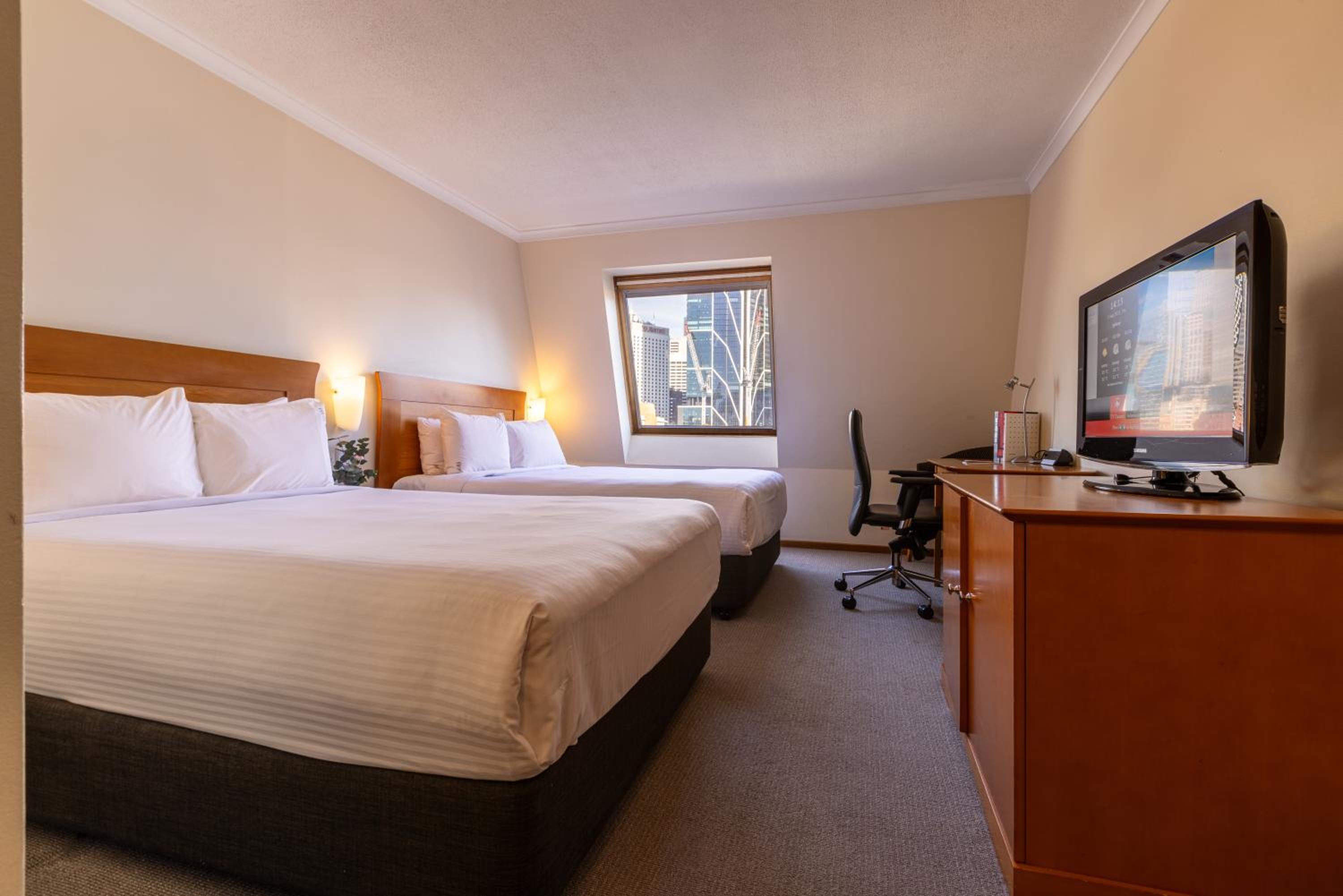 Two Double Beds Room - Photo 4