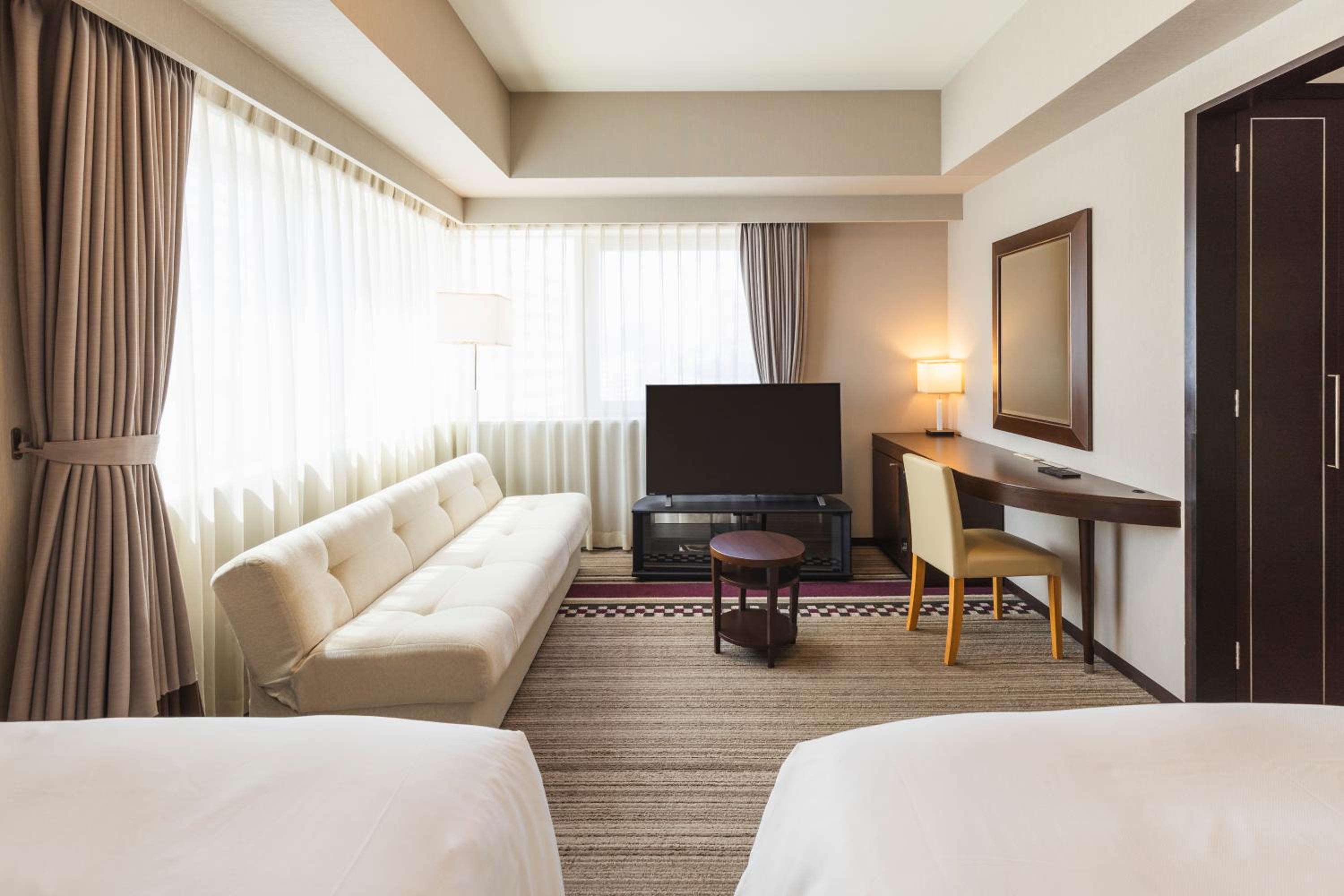Standard Twin Room With Sofa - Non-Smoking