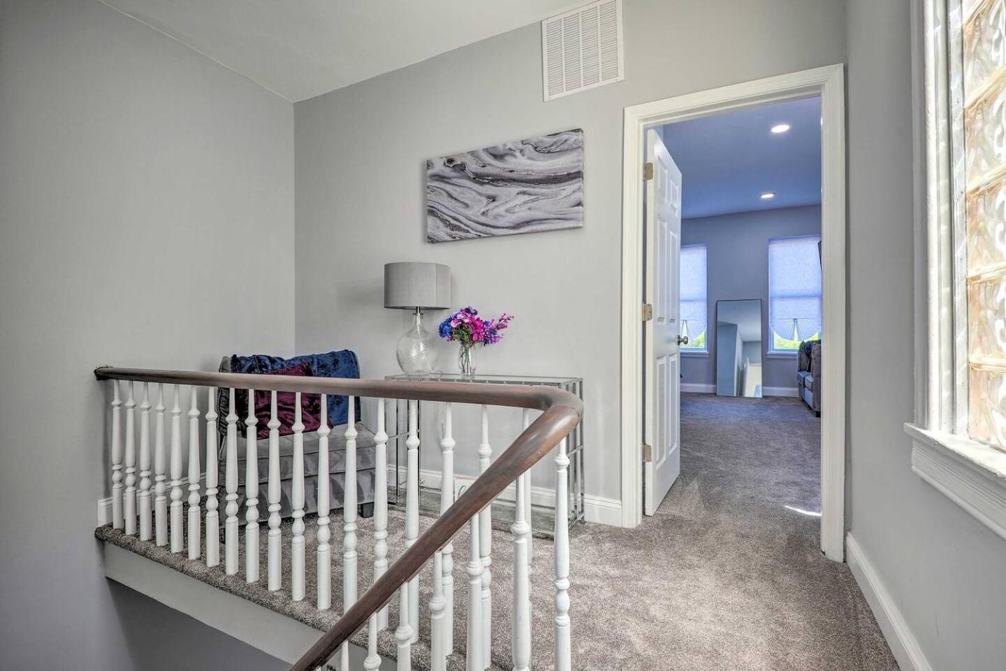 Three-Bedroom House photo 2