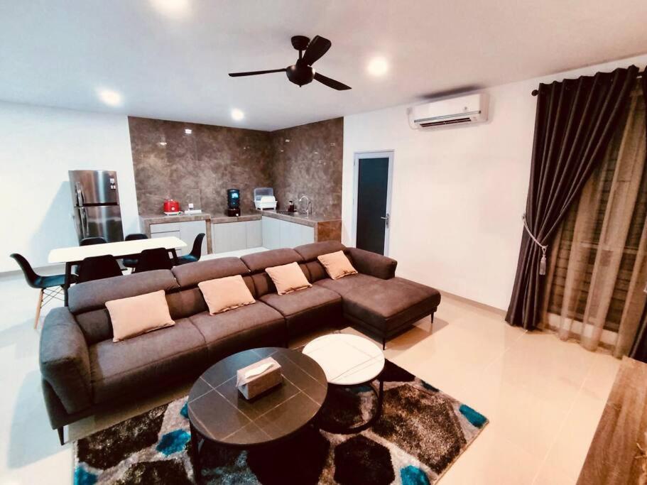 Four-Bedroom House photo 1