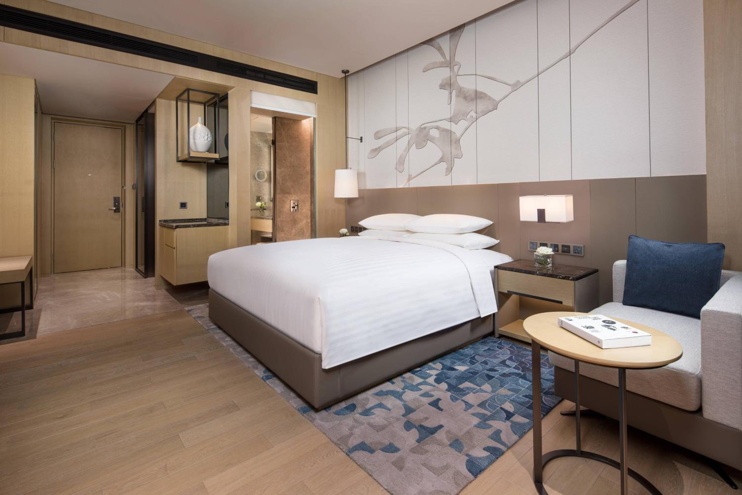 Deluxe King Room photo 3