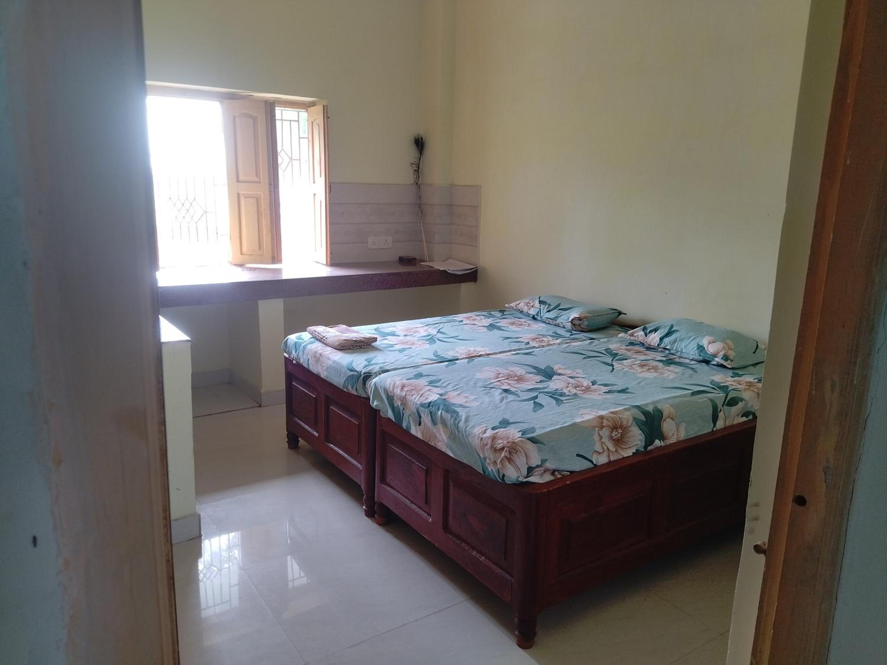 Budget Double Room photo 2