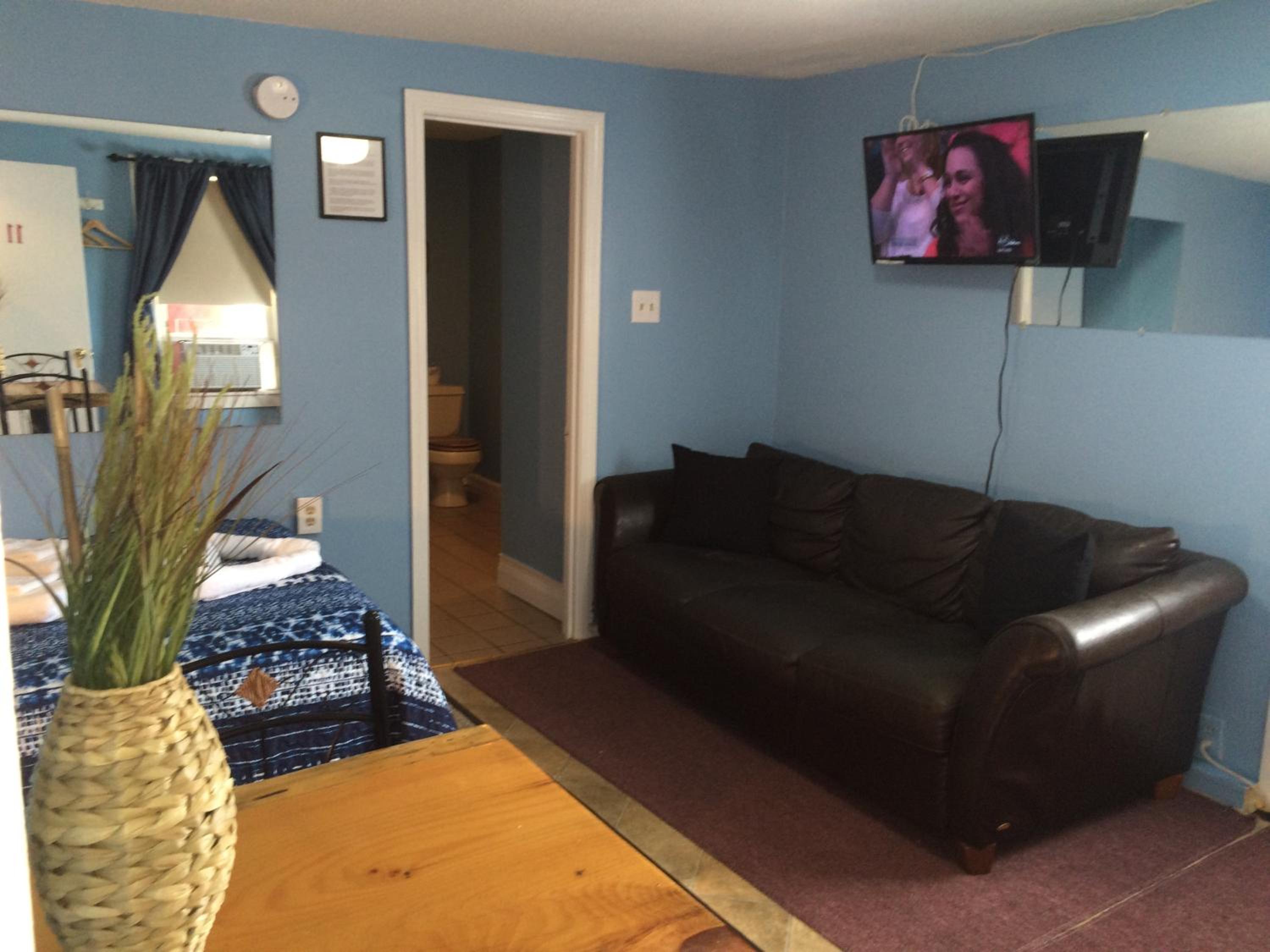 Queen Room -11 photo 2