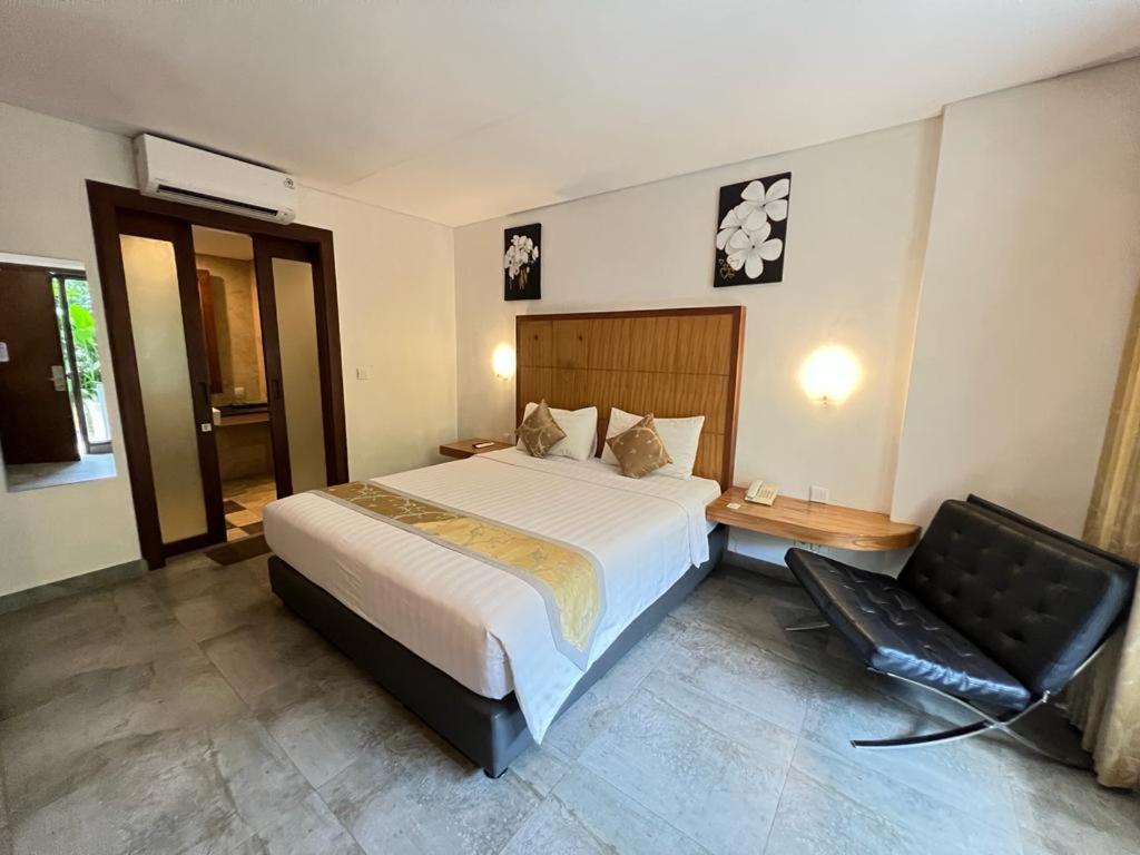 Deluxe Double Room with Pool Access - Photo 3