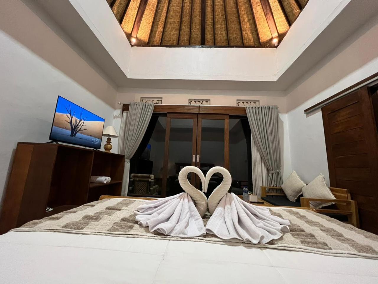 Deluxe Room (2 Adults + 1 Child) - Photo 7