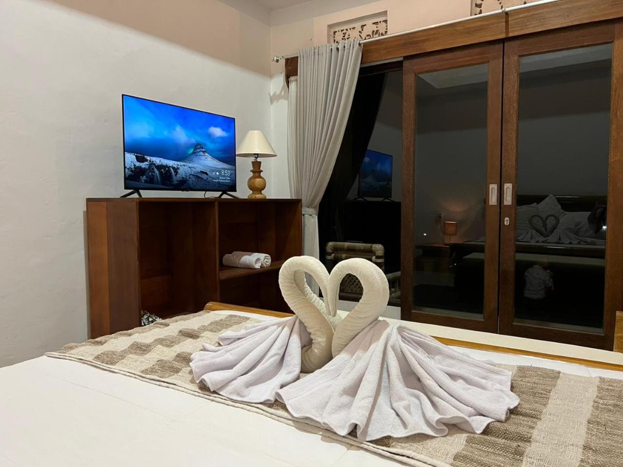 Deluxe Room (2 Adults + 1 Child) - Photo 6