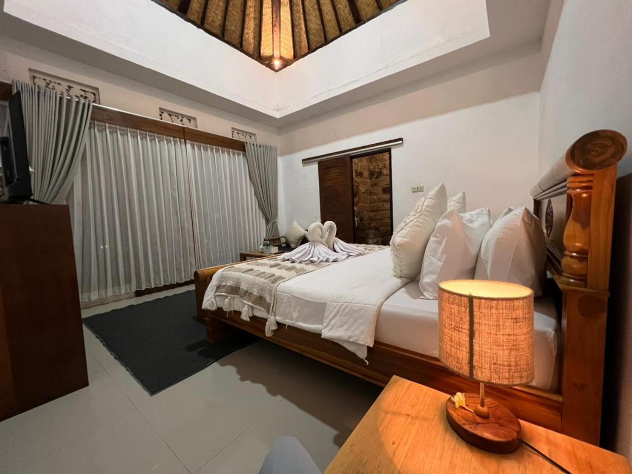 Deluxe Room (2 Adults + 1 Child) - Photo 5
