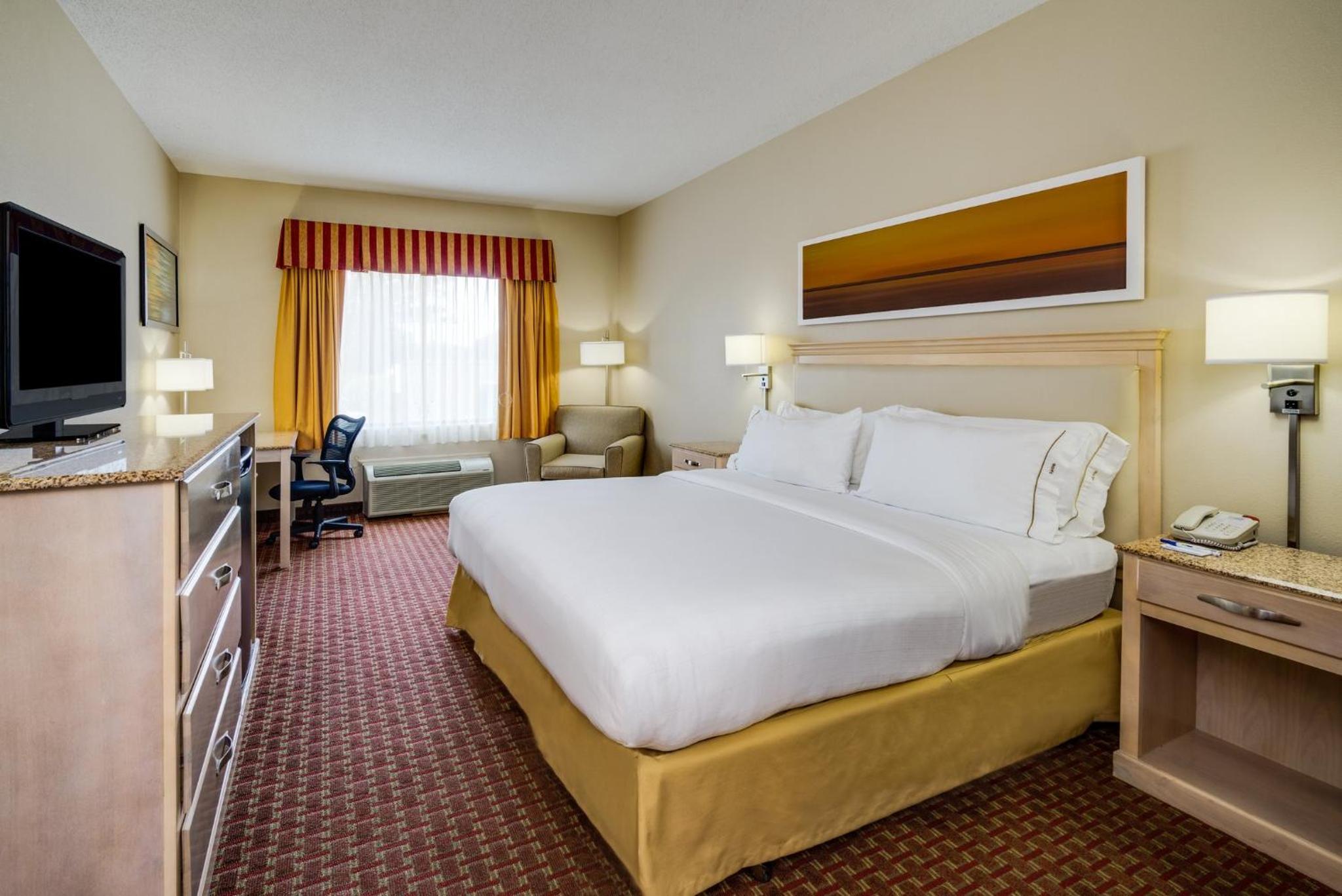 Standard King Room - Photo 3