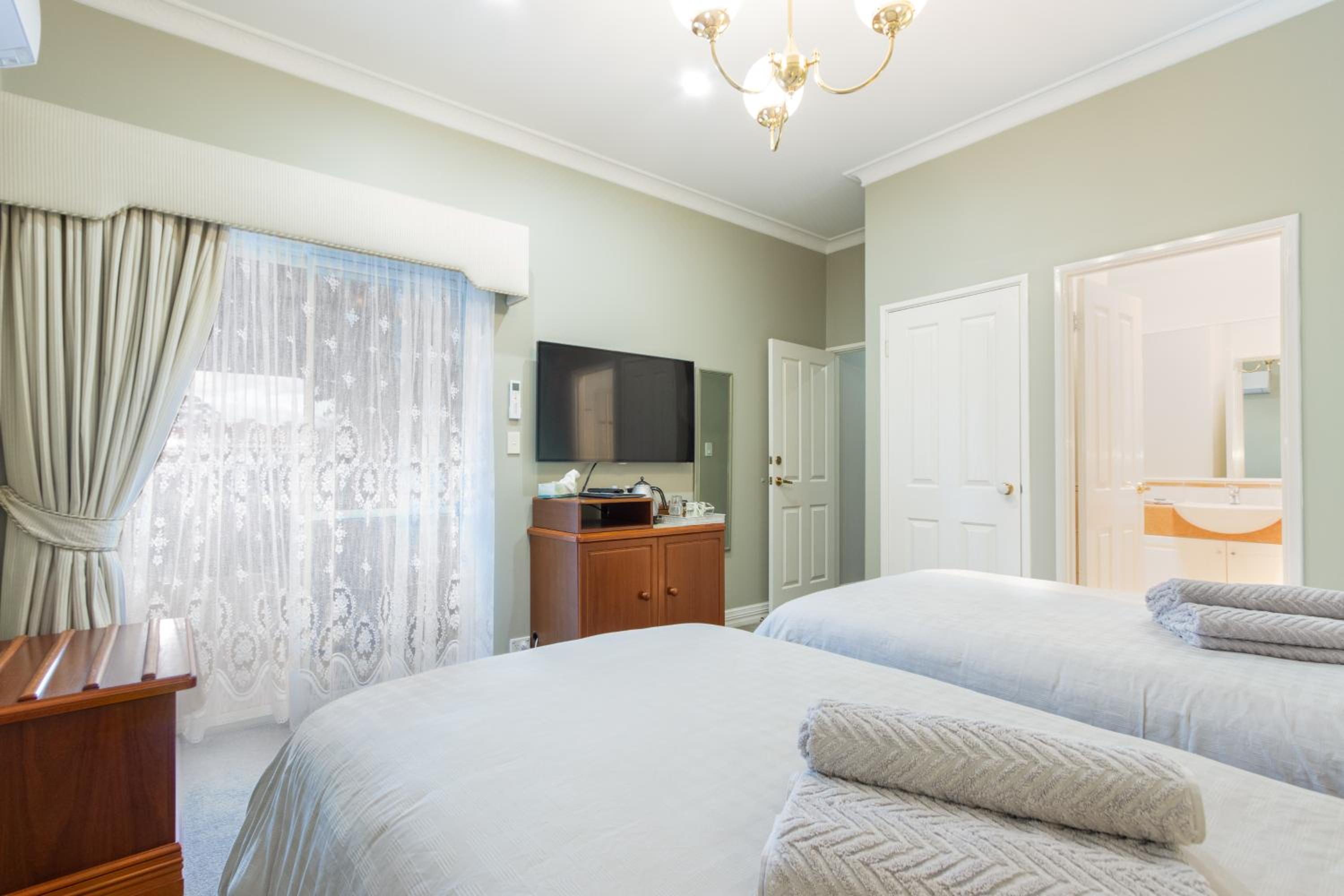Superior King Twin Room photo 2