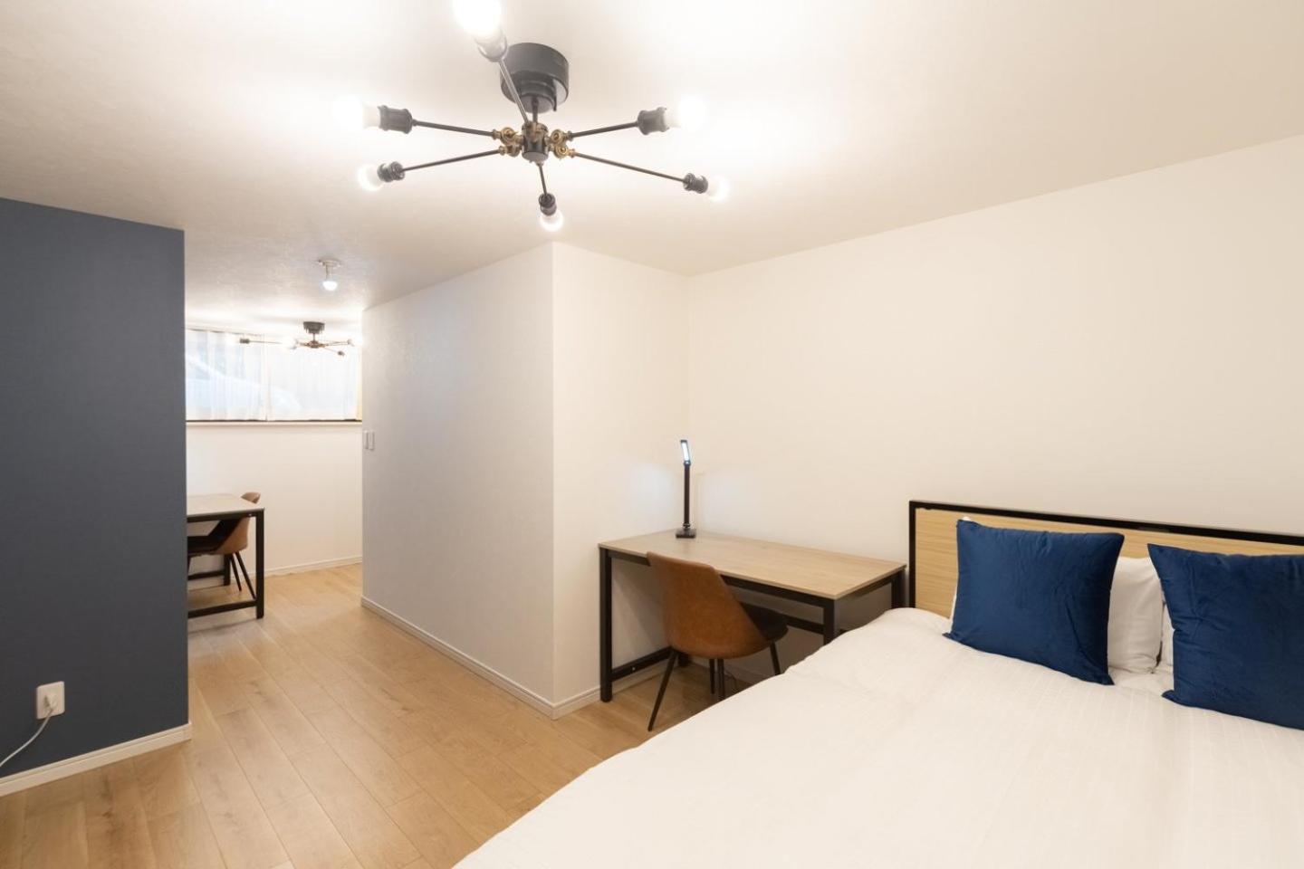 One-Bedroom Apartment photo 1