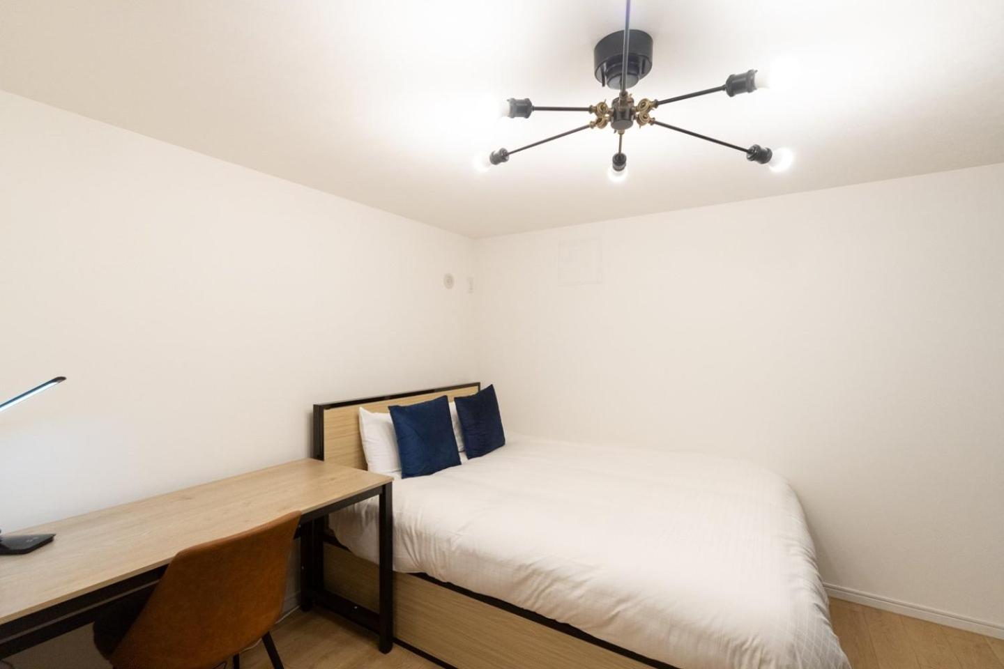 One-Bedroom Apartment photo 2