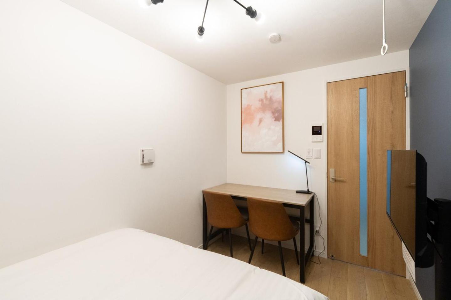 One-Bedroom Apartment photo 2