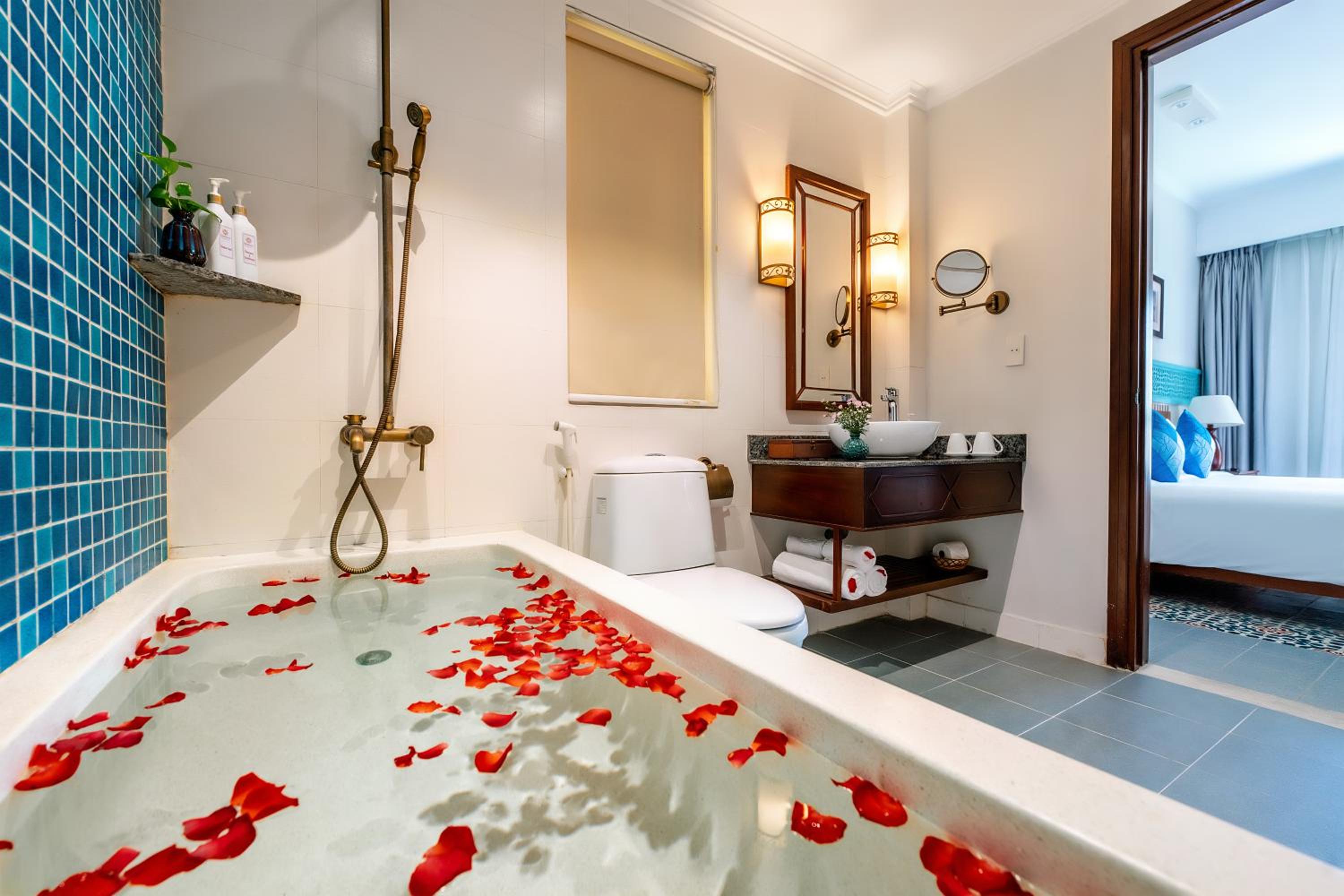 Deluxe Family Suite photo 2