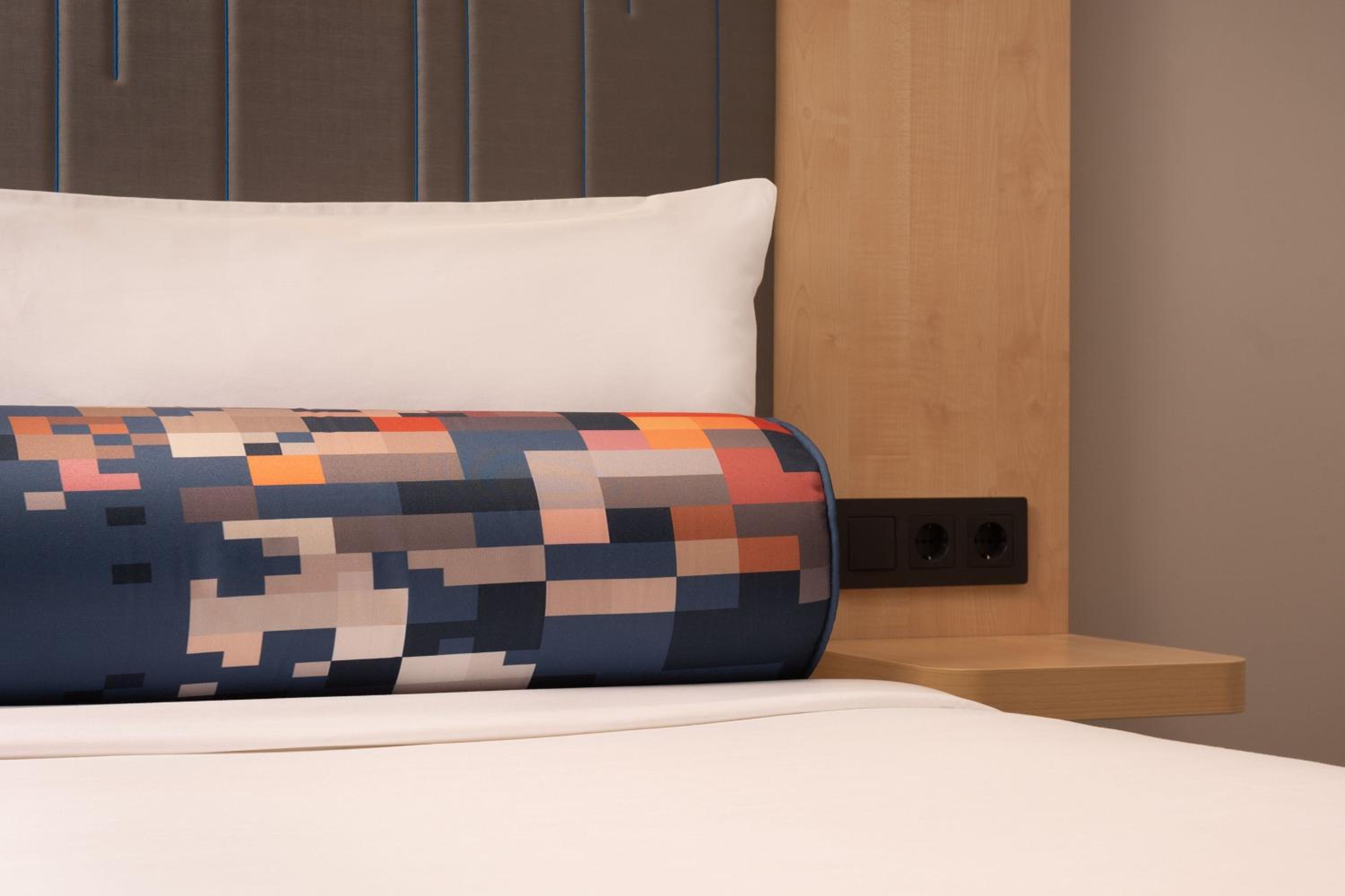 Aloft Twin Room