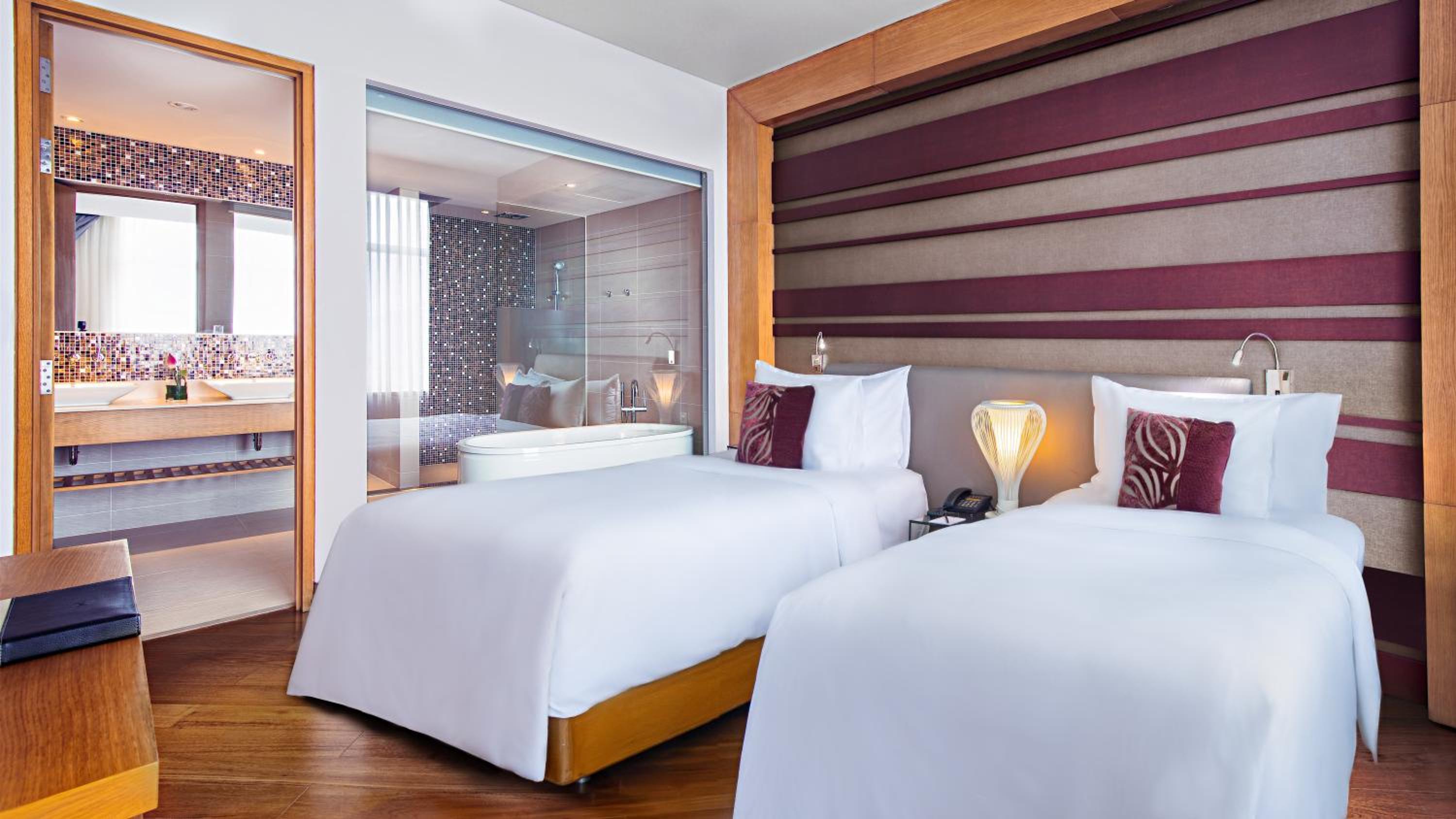 Executive Twin Suite with River View and Lounge Access - High Floor - Photo 12