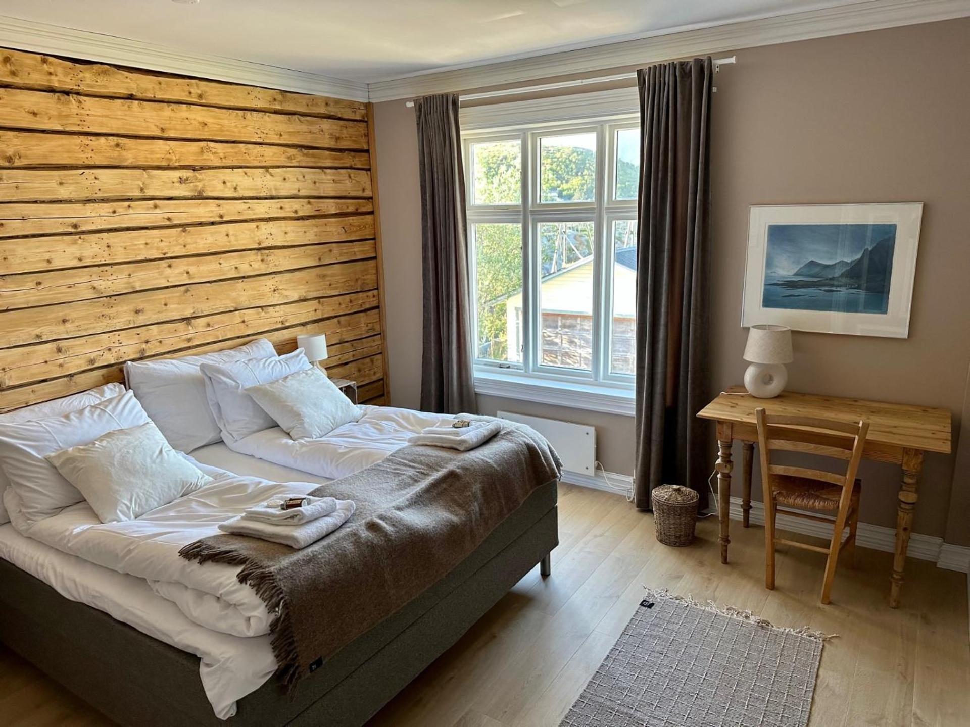 Double Room with Shared Bathroom photo 1