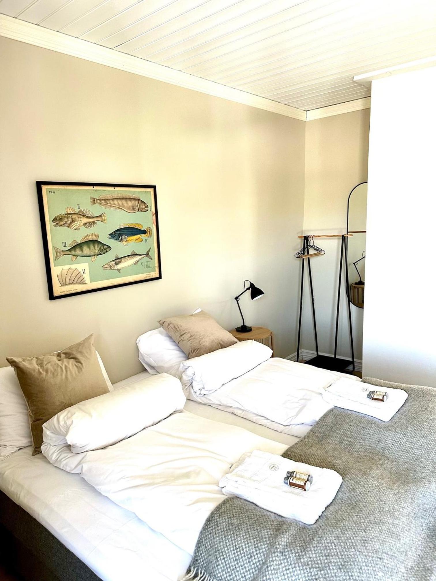 Double Room with Shared Bathroom photo 3